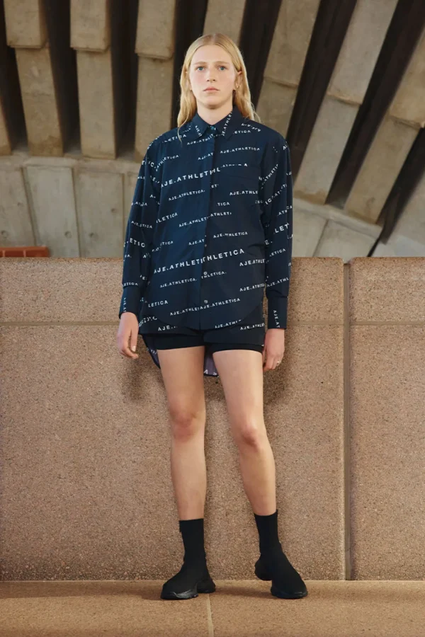 All Over Logo Spray Short 616