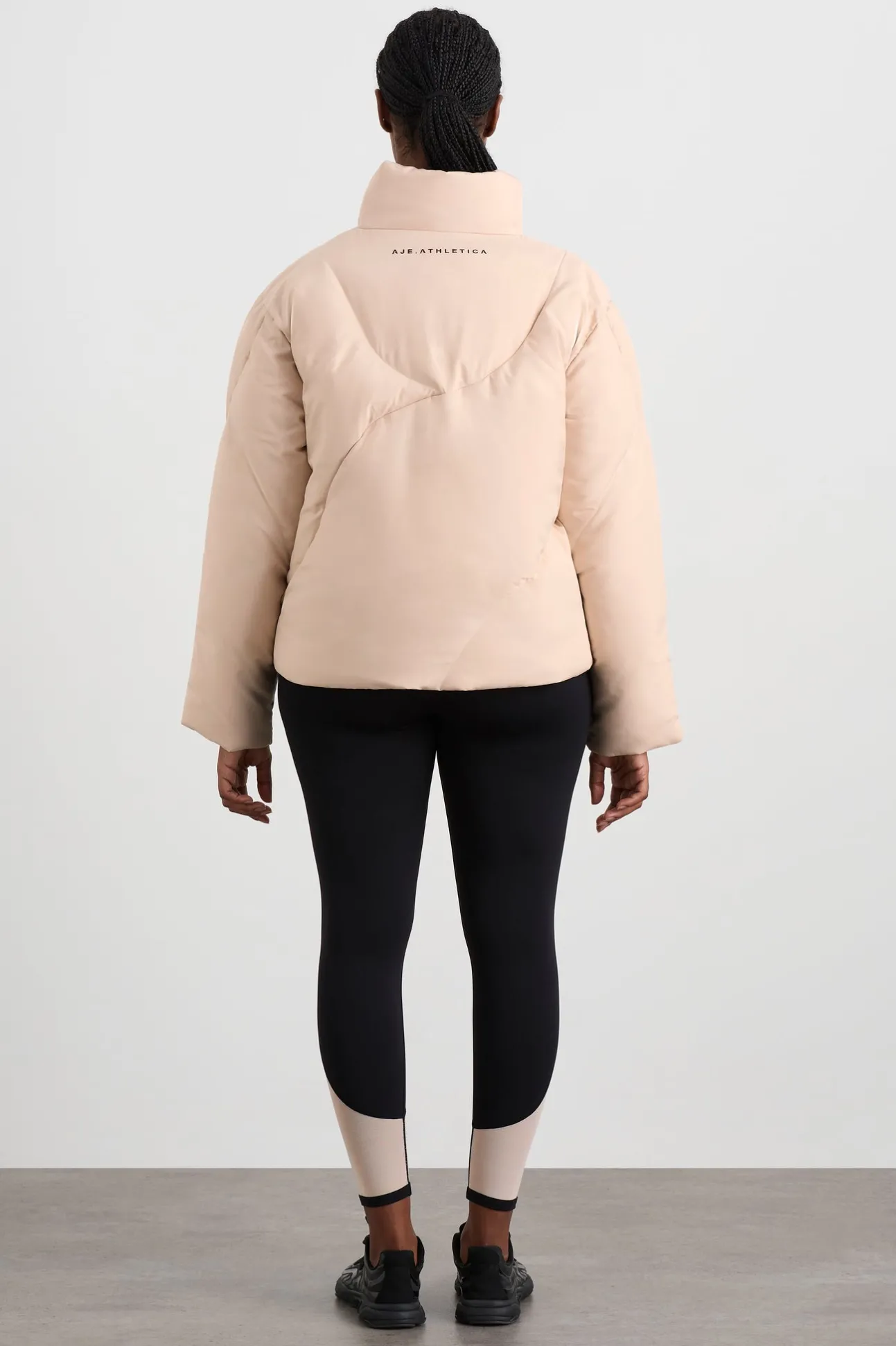 asymmetric_panel_puffer__12.webp Asymmetric Panel Puffer 756