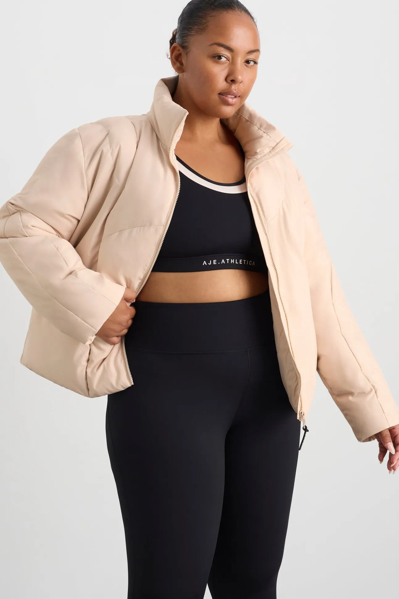 asymmetric_panel_puffer__13.webp Asymmetric Panel Puffer 756