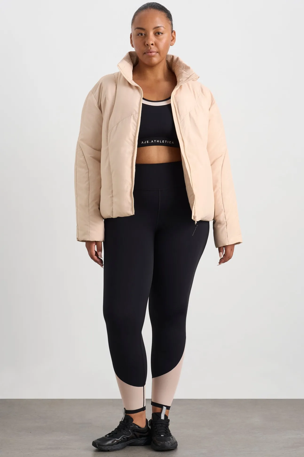 asymmetric_panel_puffer__14.webp Asymmetric Panel Puffer 756