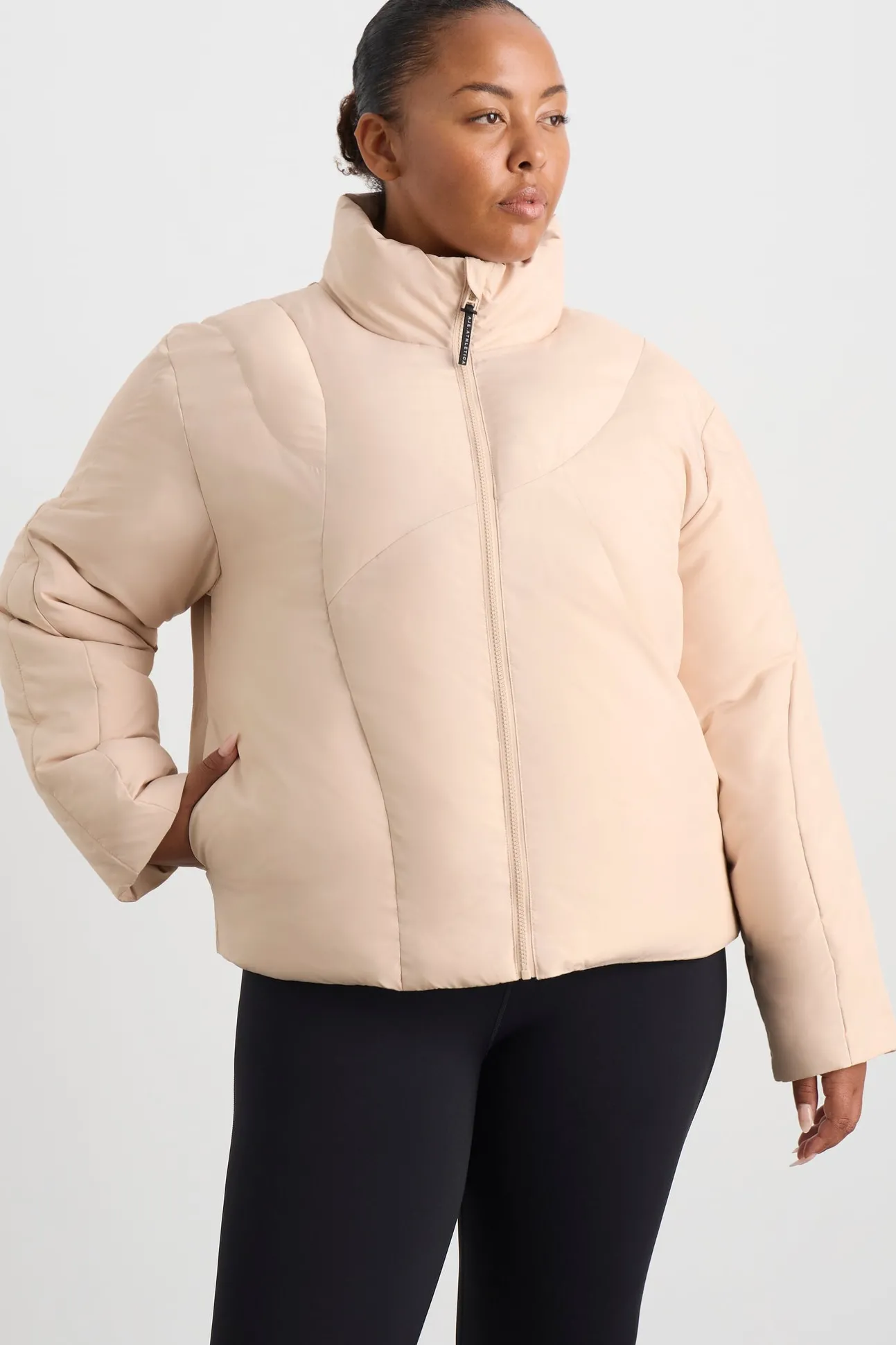 asymmetric_panel_puffer__16.webp Asymmetric Panel Puffer 756