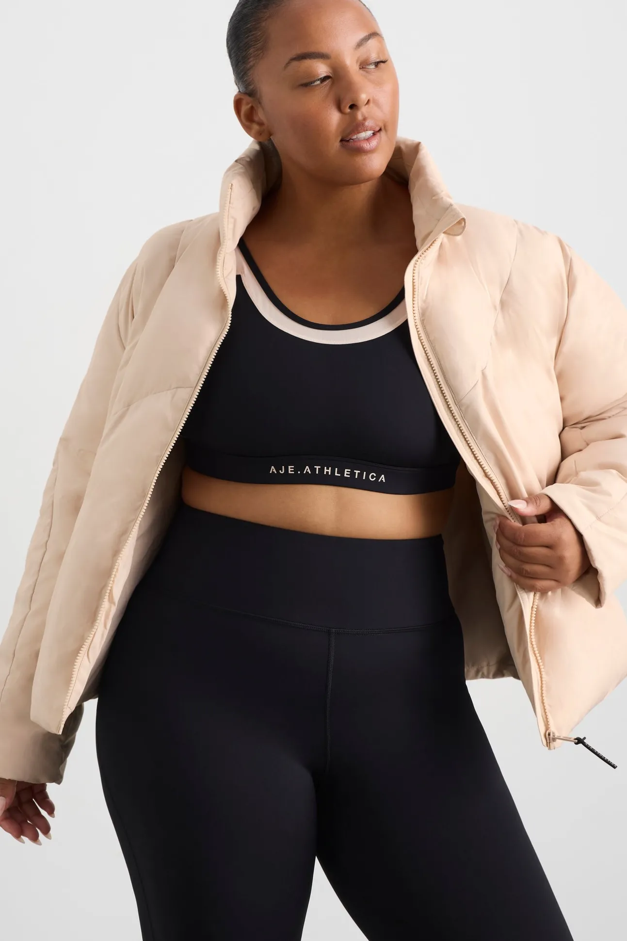 asymmetric_panel_puffer__17.webp Asymmetric Panel Puffer 756