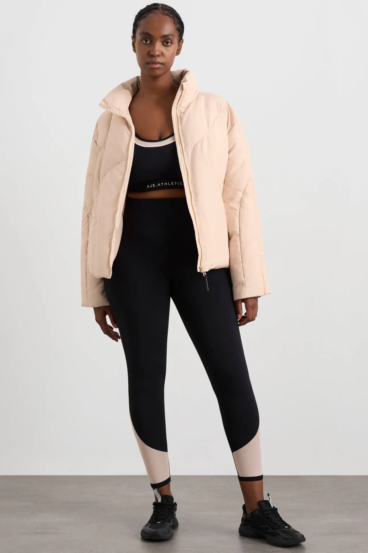 asymmetric_panel_puffer__8.webp Asymmetric Panel Puffer 756
