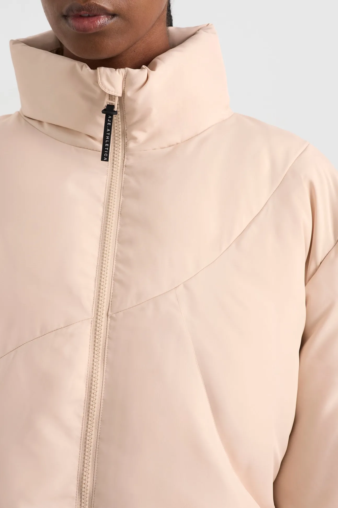 asymmetric_panel_puffer__9.webp Asymmetric Panel Puffer 756