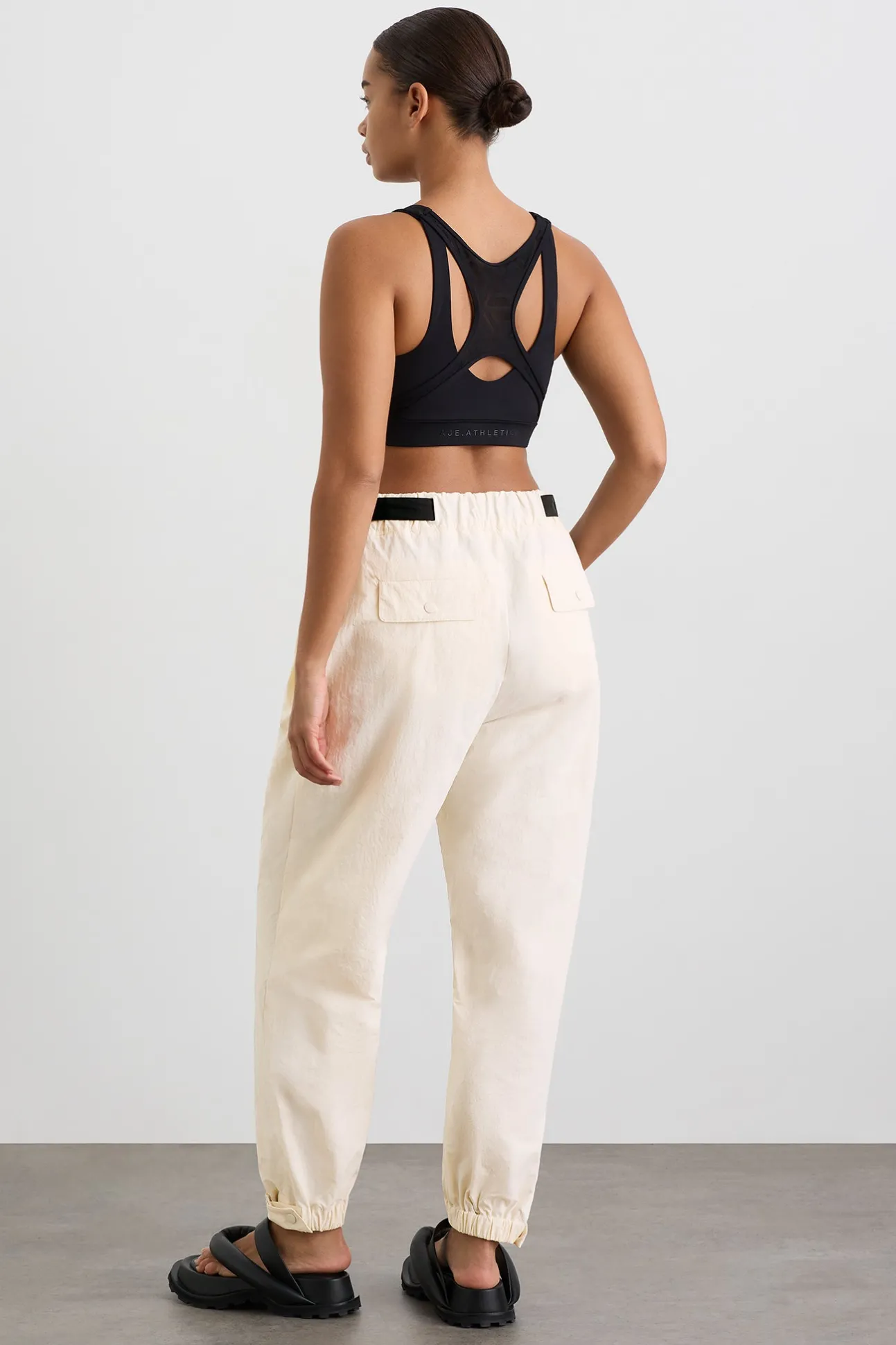 belted_windbreak_pant__10-2.webp Belted Windbreak Pant 502