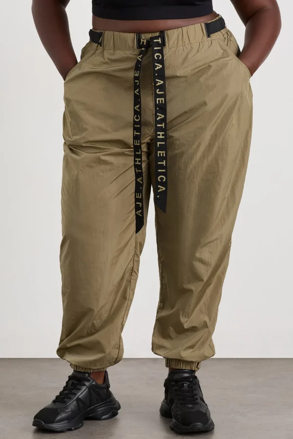 Belted Windbreak Pant 502