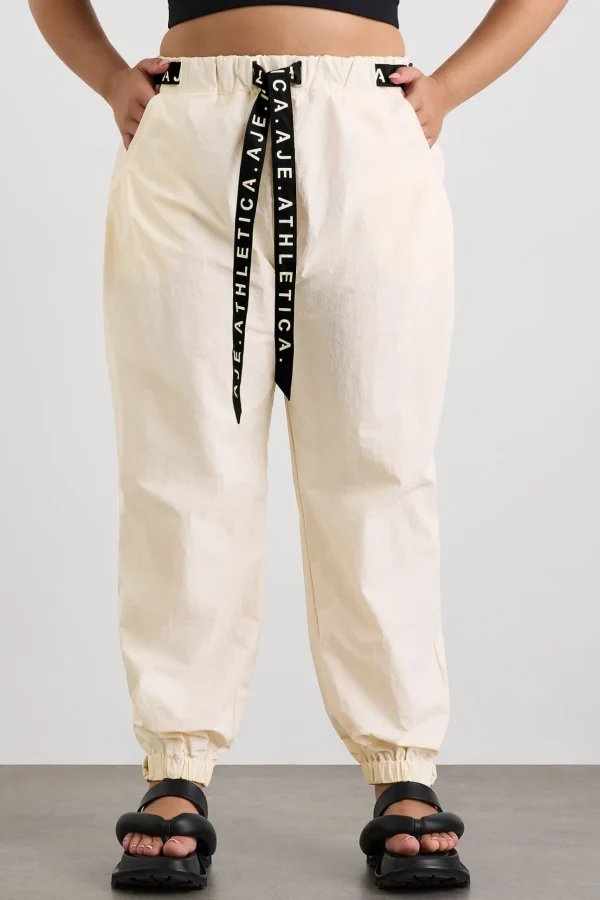Belted Windbreak Pant 502