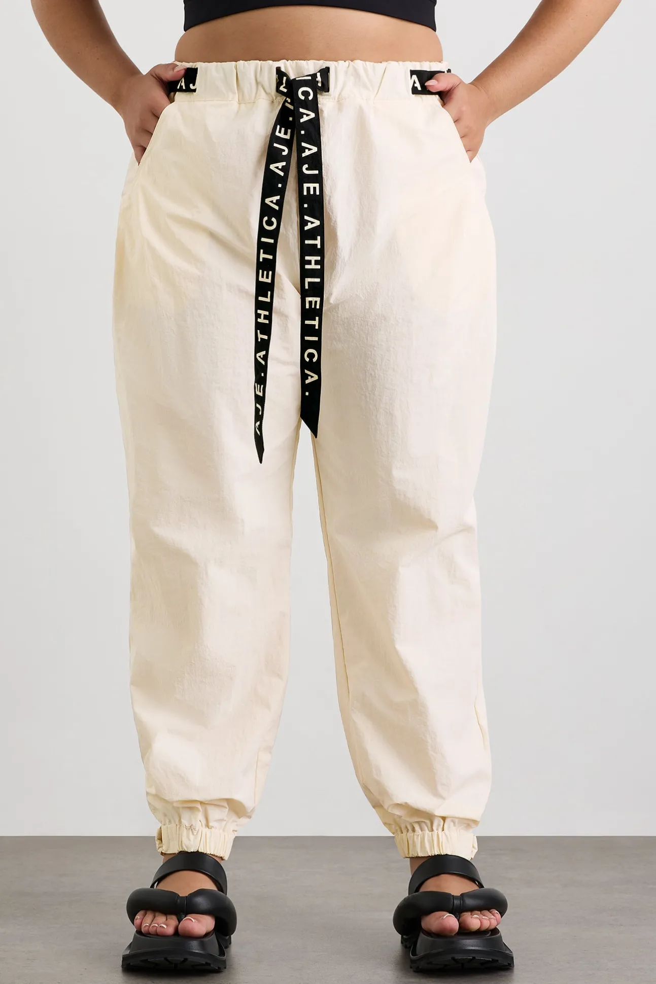 belted_windbreak_pant__12-2.webp Belted Windbreak Pant 502