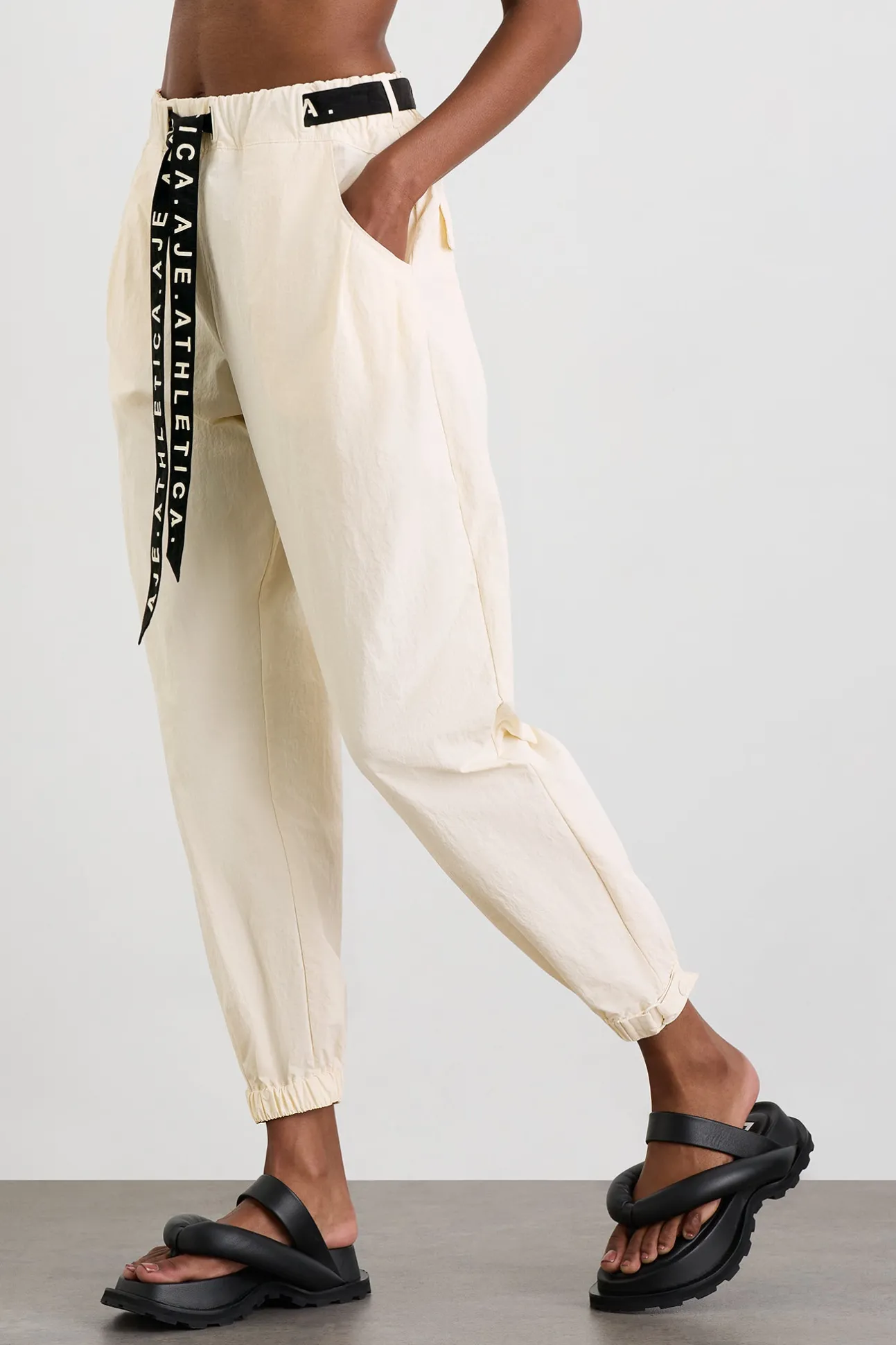 belted_windbreak_pant__2-2.webp Belted Windbreak Pant 502