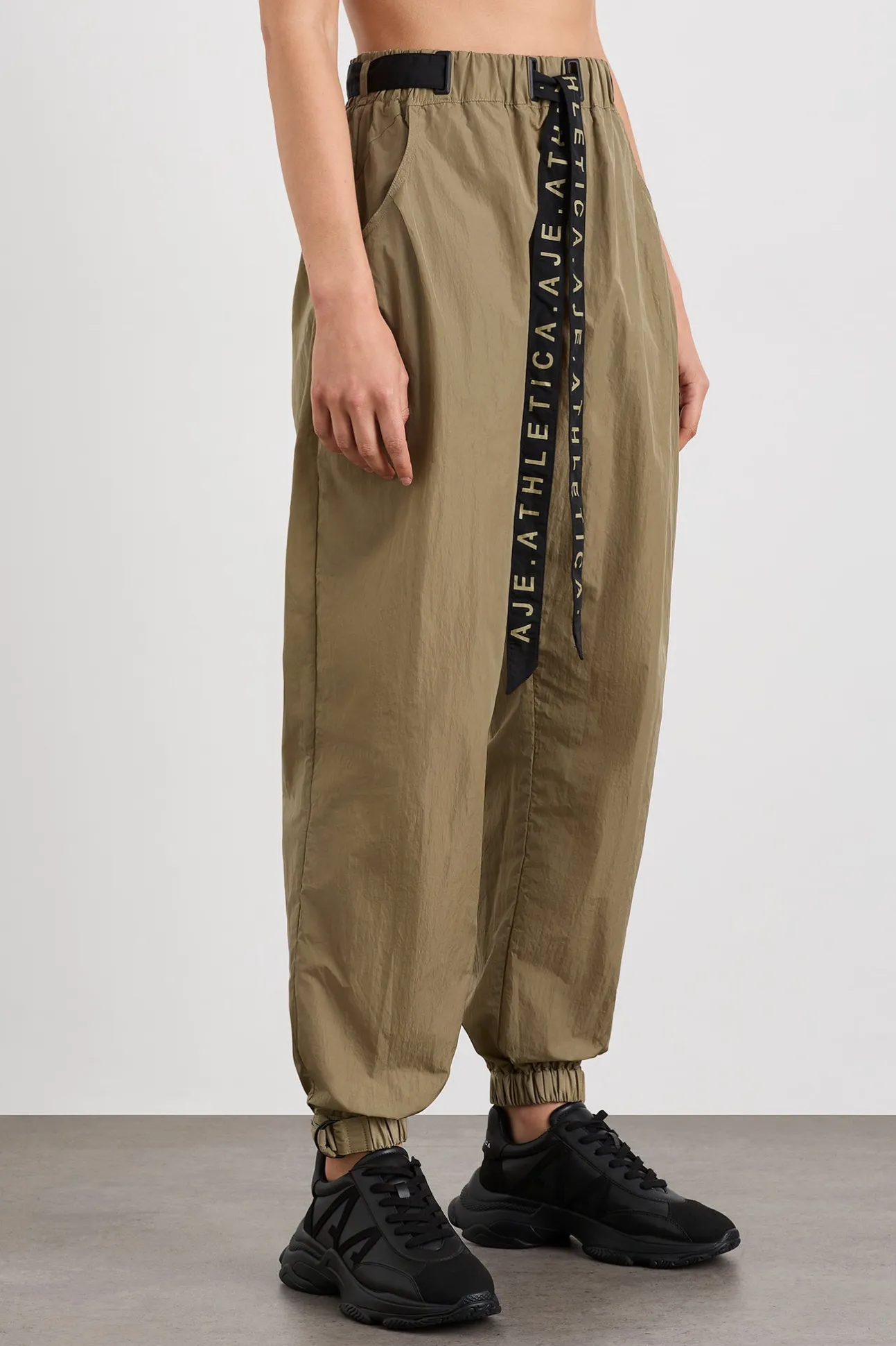 belted_windbreak_pant__2.webp Belted Windbreak Pant 502