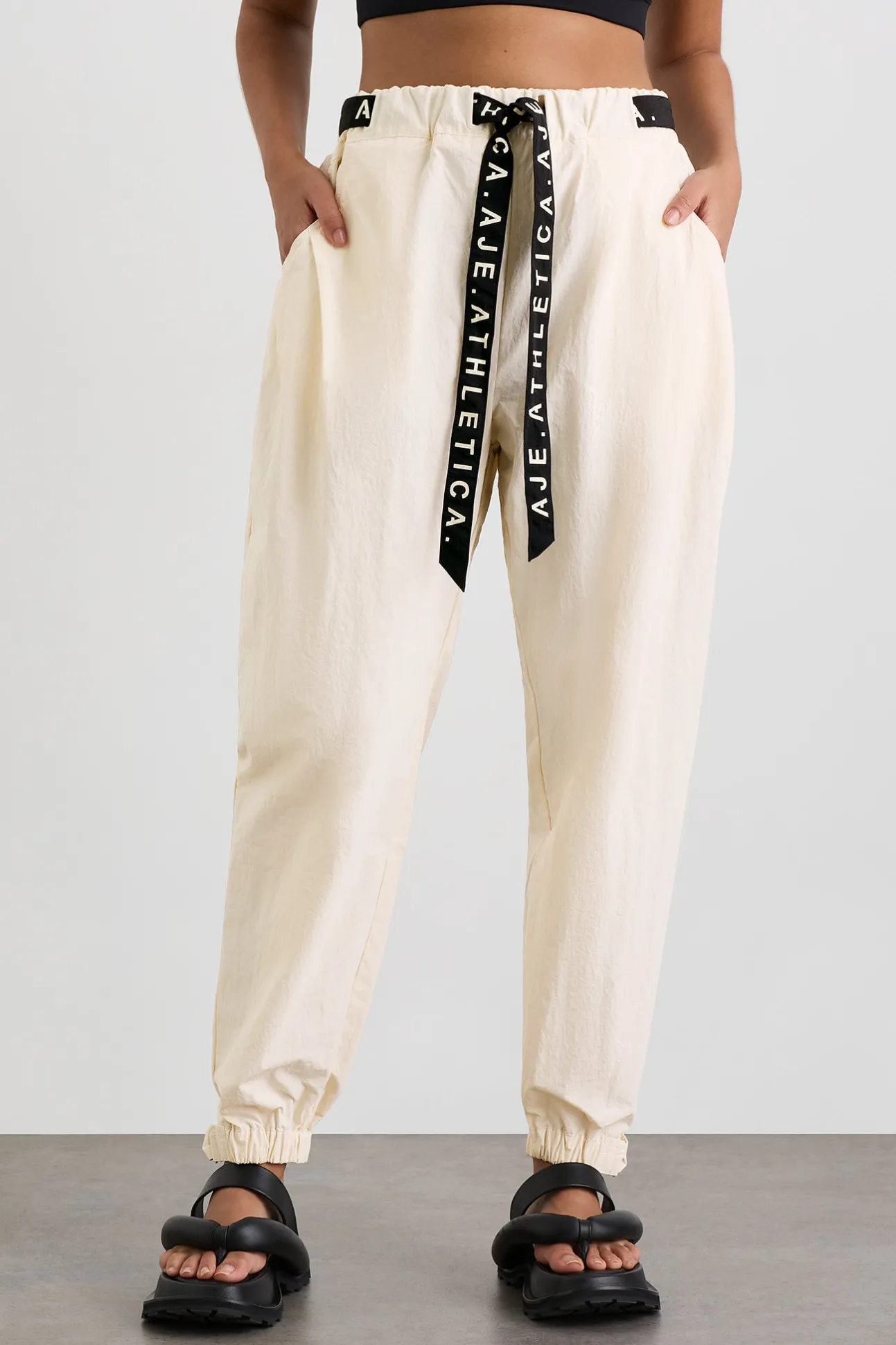 belted_windbreak_pant__7-2.webp Belted Windbreak Pant 502