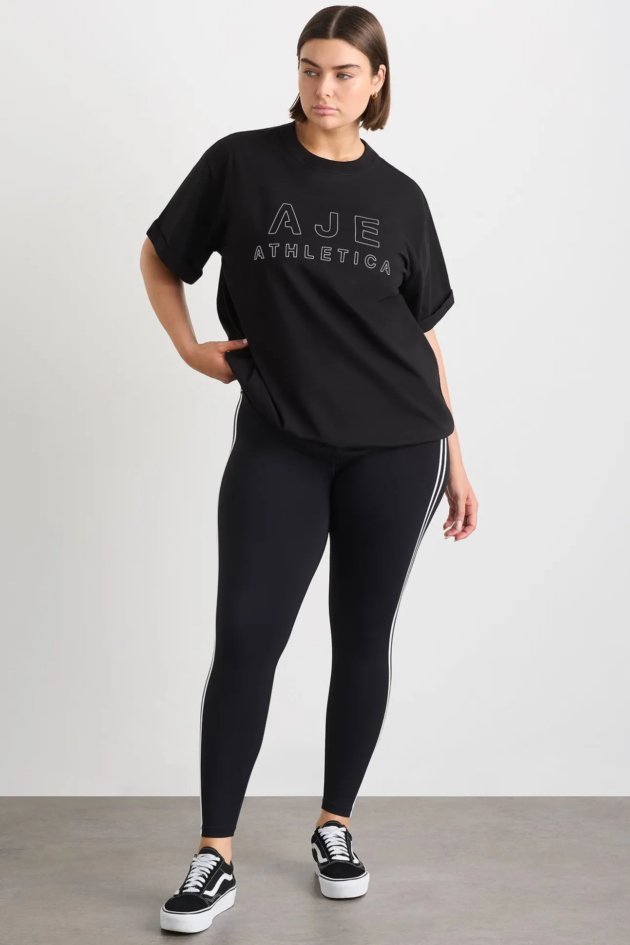 block_logo_boyfriend_tee__11.webp Block Logo Boyfriend Tee 102
