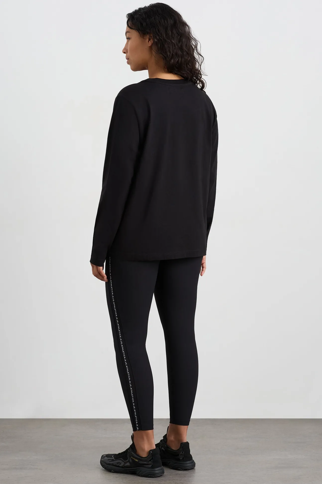 boyfriend_long_sleeve_tee_8.webp Boyfriend Long Sleeve Tee 127