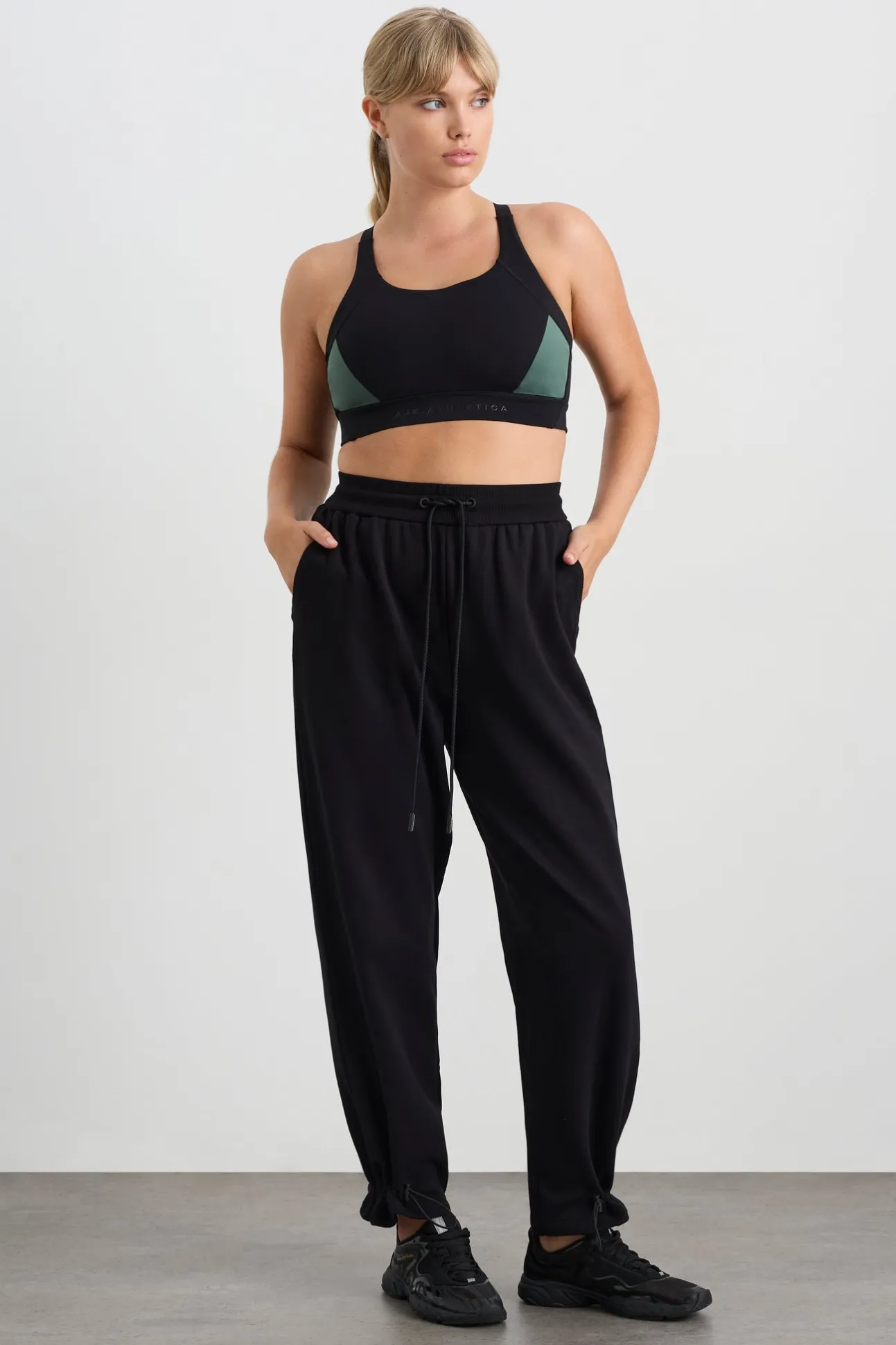 bungee_jogger__7.webp Bungee Jogger 511