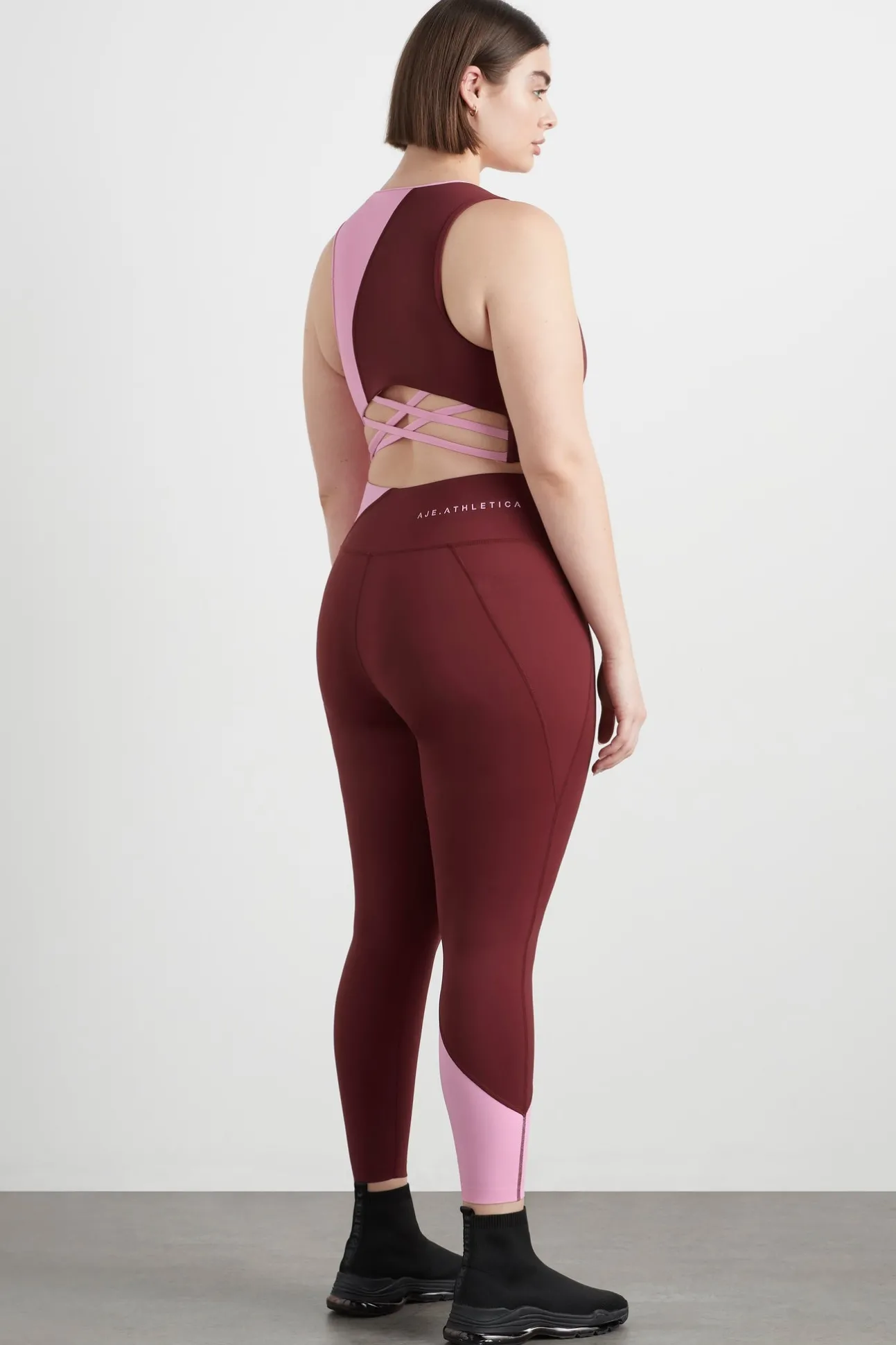 colour_block_crop_top__14-1.webp Colour Block Crop Top 336