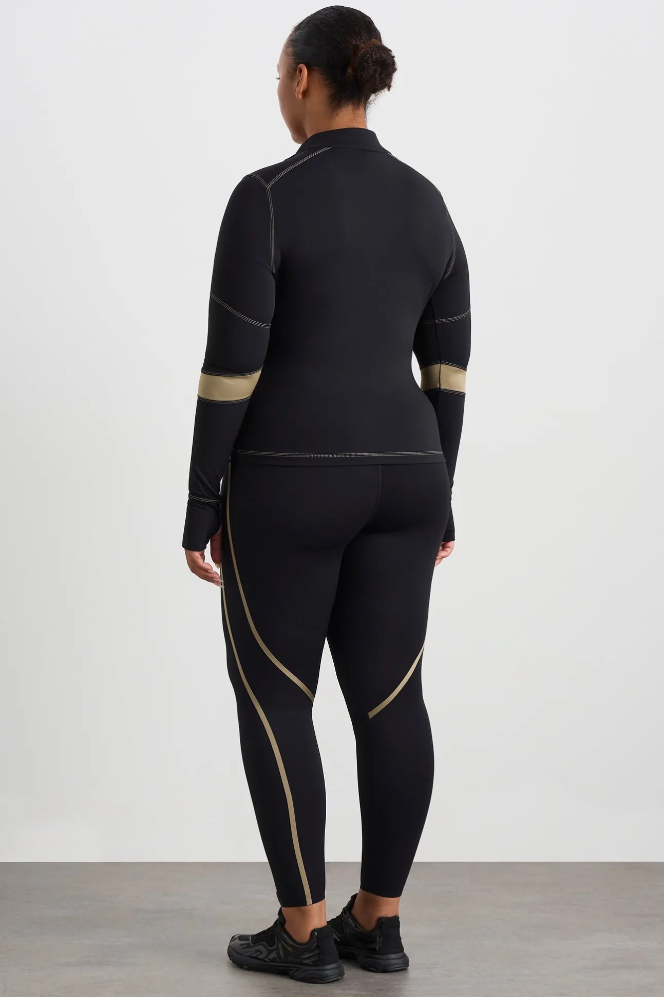 colour_blocked_quarter_zi_15.webp Colour Blocked Quarter Zip 758