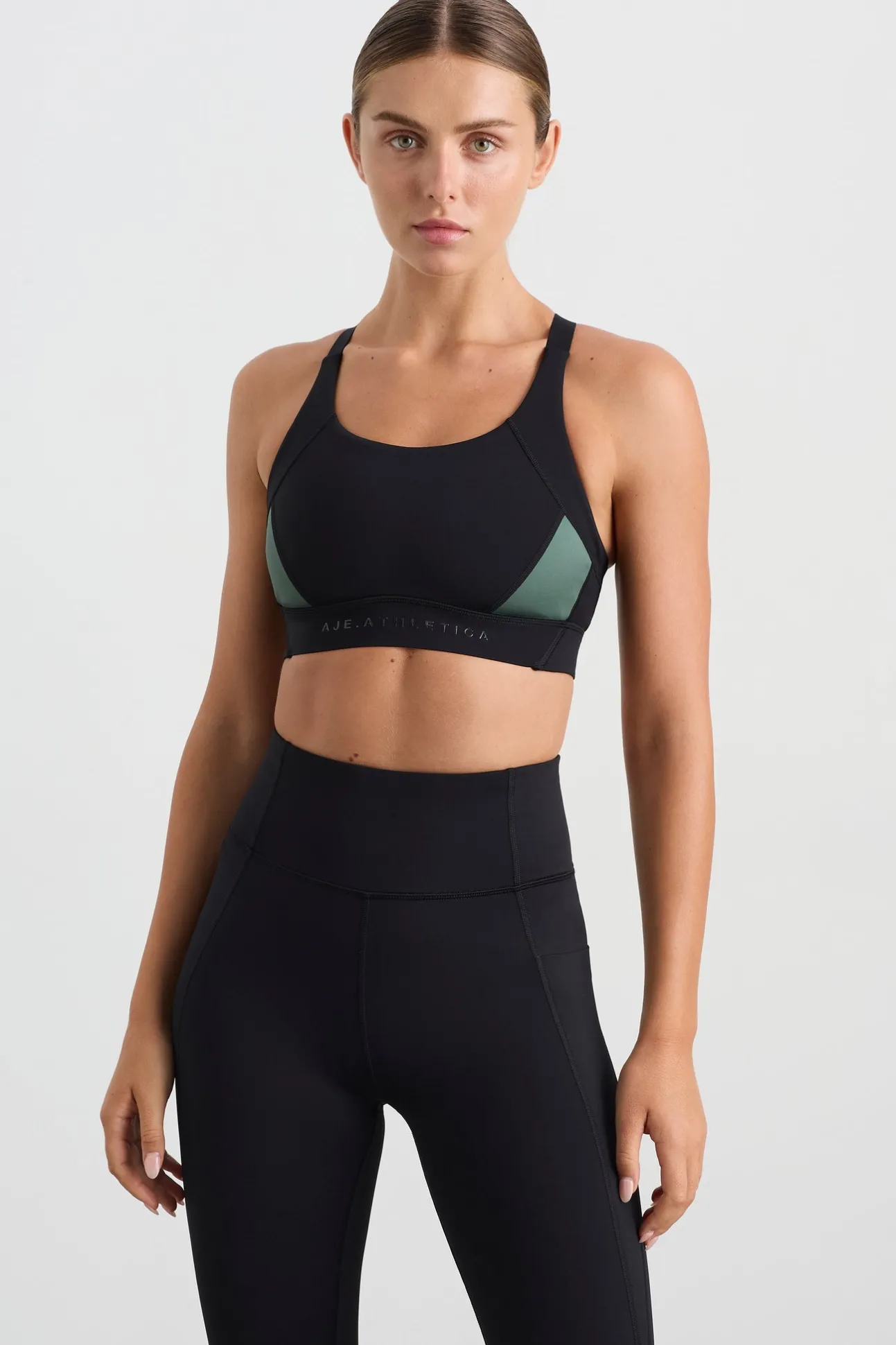 contrast_adjustable_strap_0-1.webp Contrast Adjustable Strap Sports Bra 321