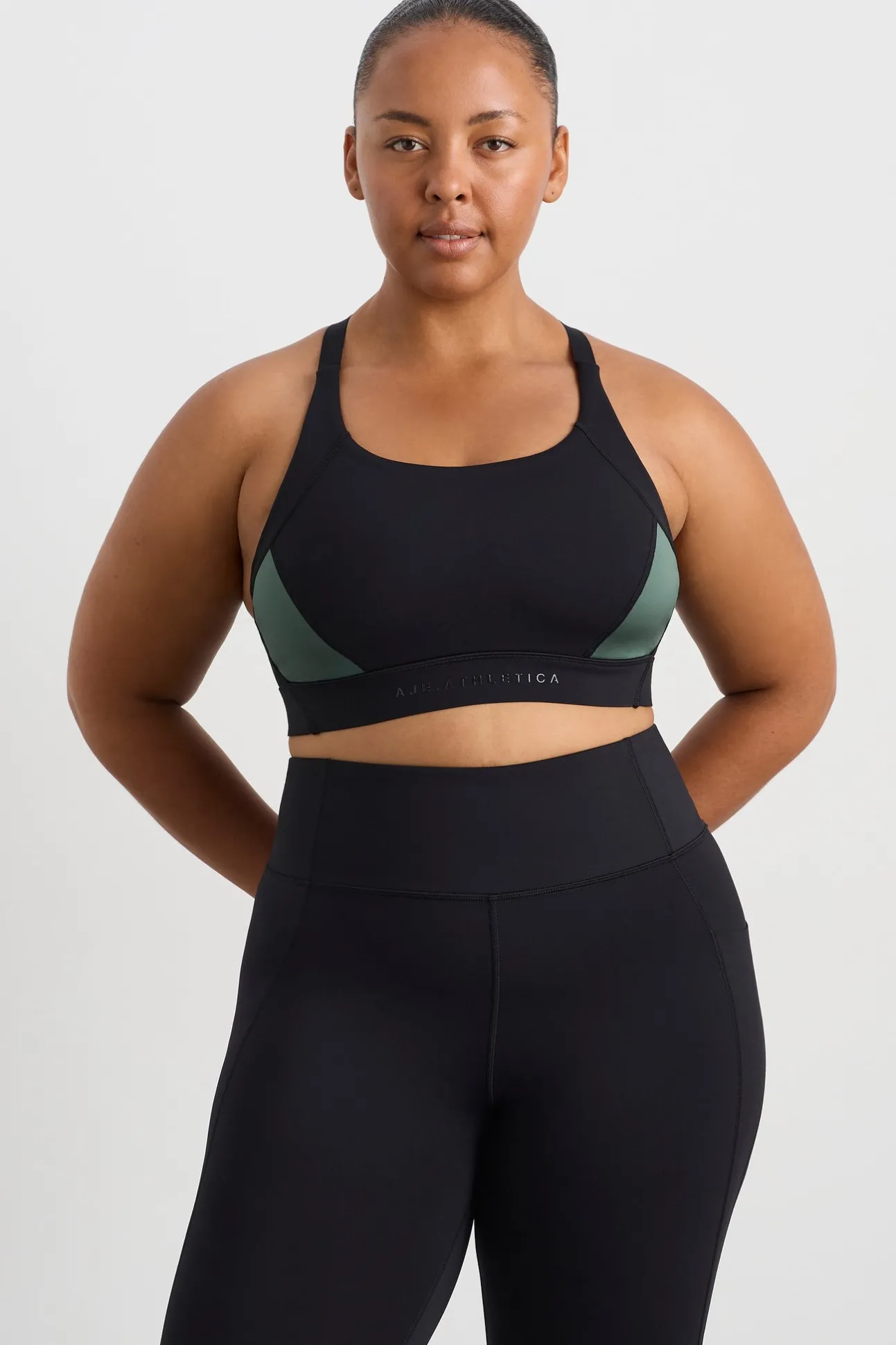 contrast_adjustable_strap_10-1.webp Contrast Adjustable Strap Sports Bra 321