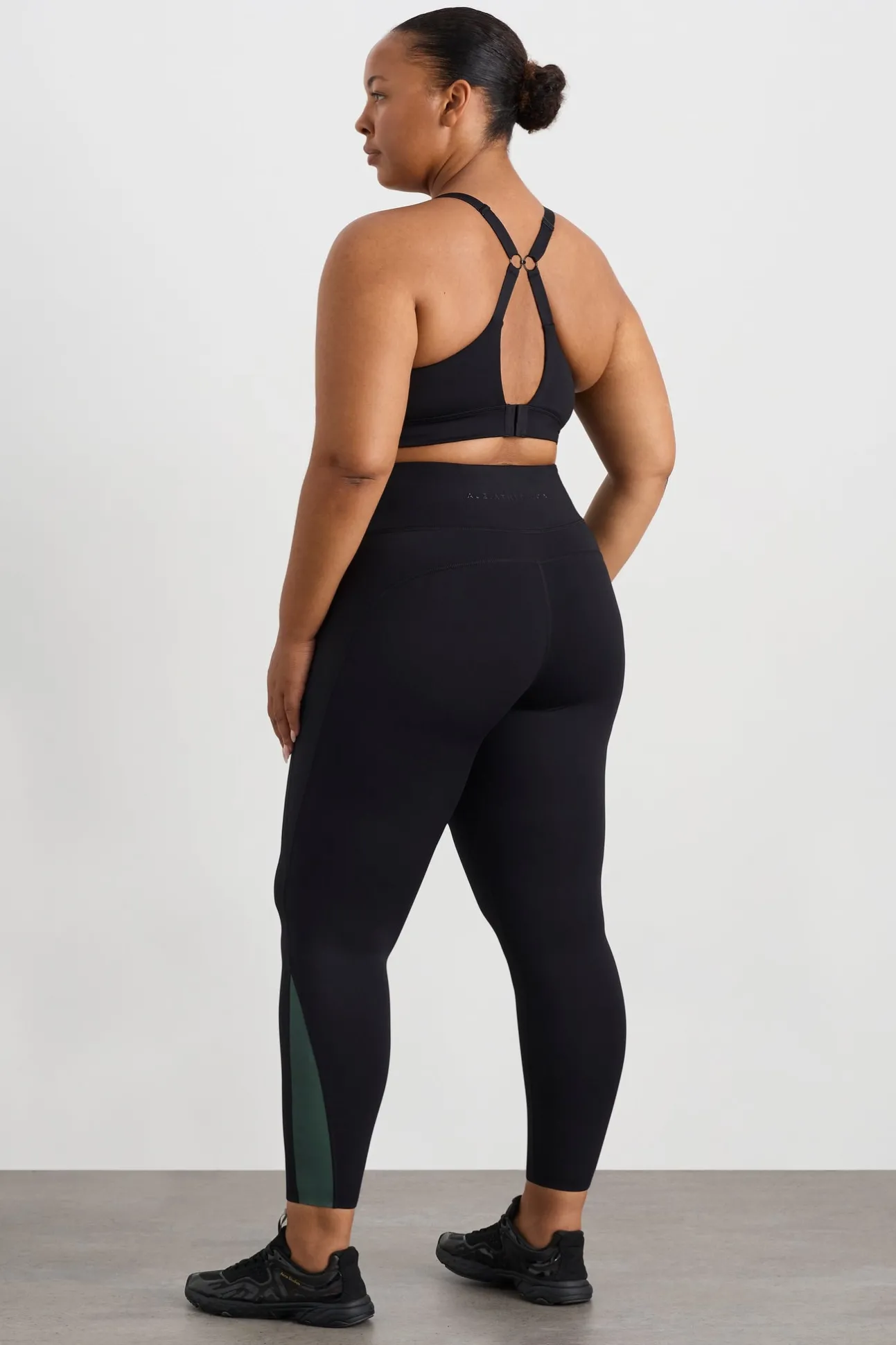 contrast_adjustable_strap_14-1.webp Contrast Adjustable Strap Sports Bra 321