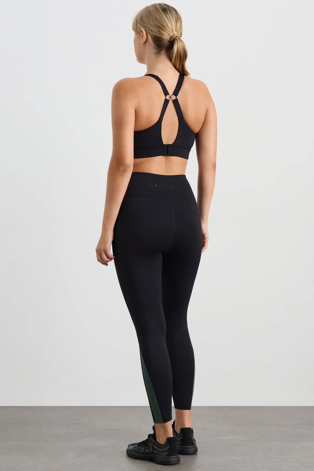 contrast_adjustable_strap_9-1.webp Contrast Adjustable Strap Sports Bra 321