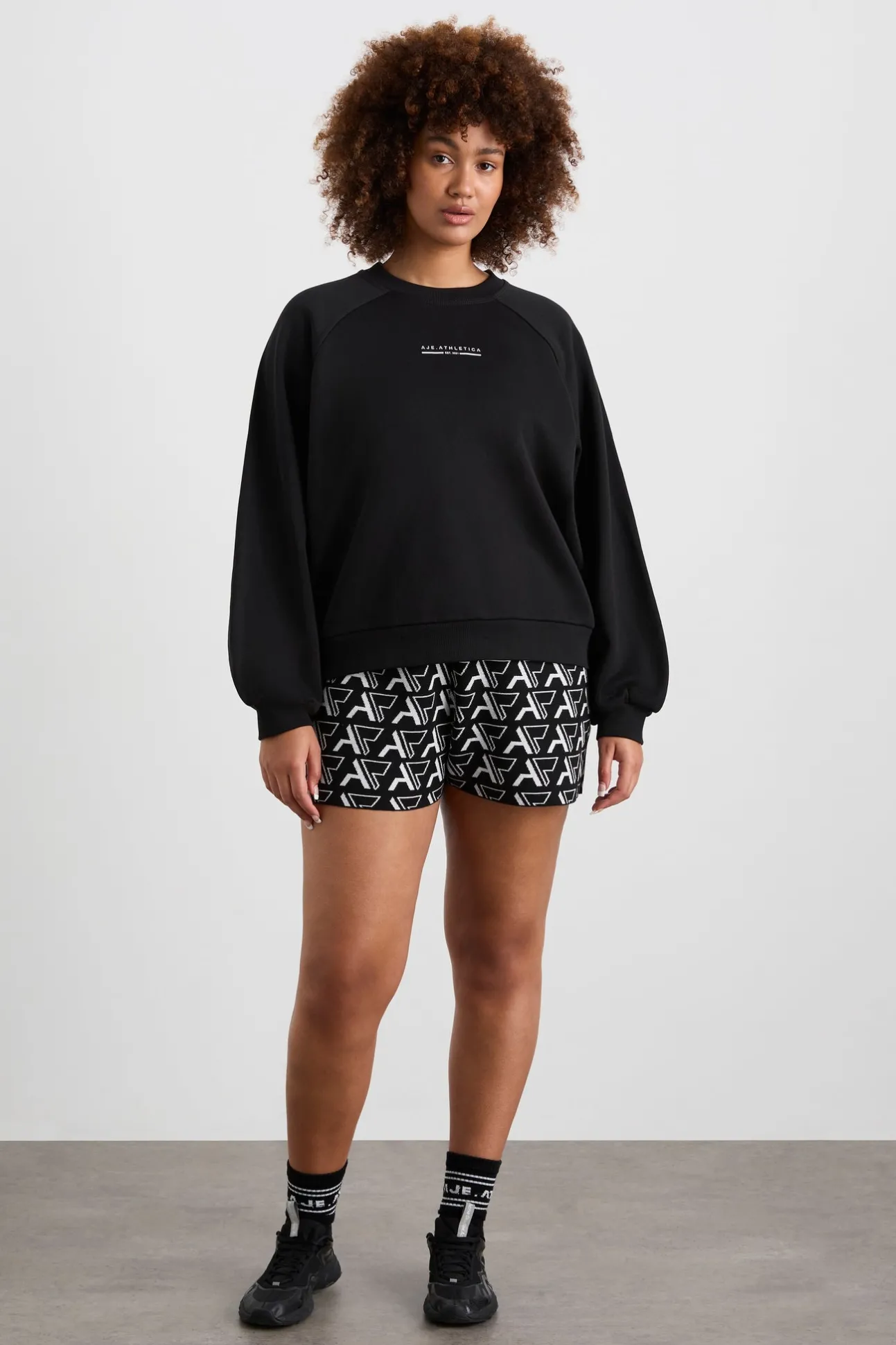crew_neck_raglan_jumper__10.webp Crew Neck Raglan Jumper 436