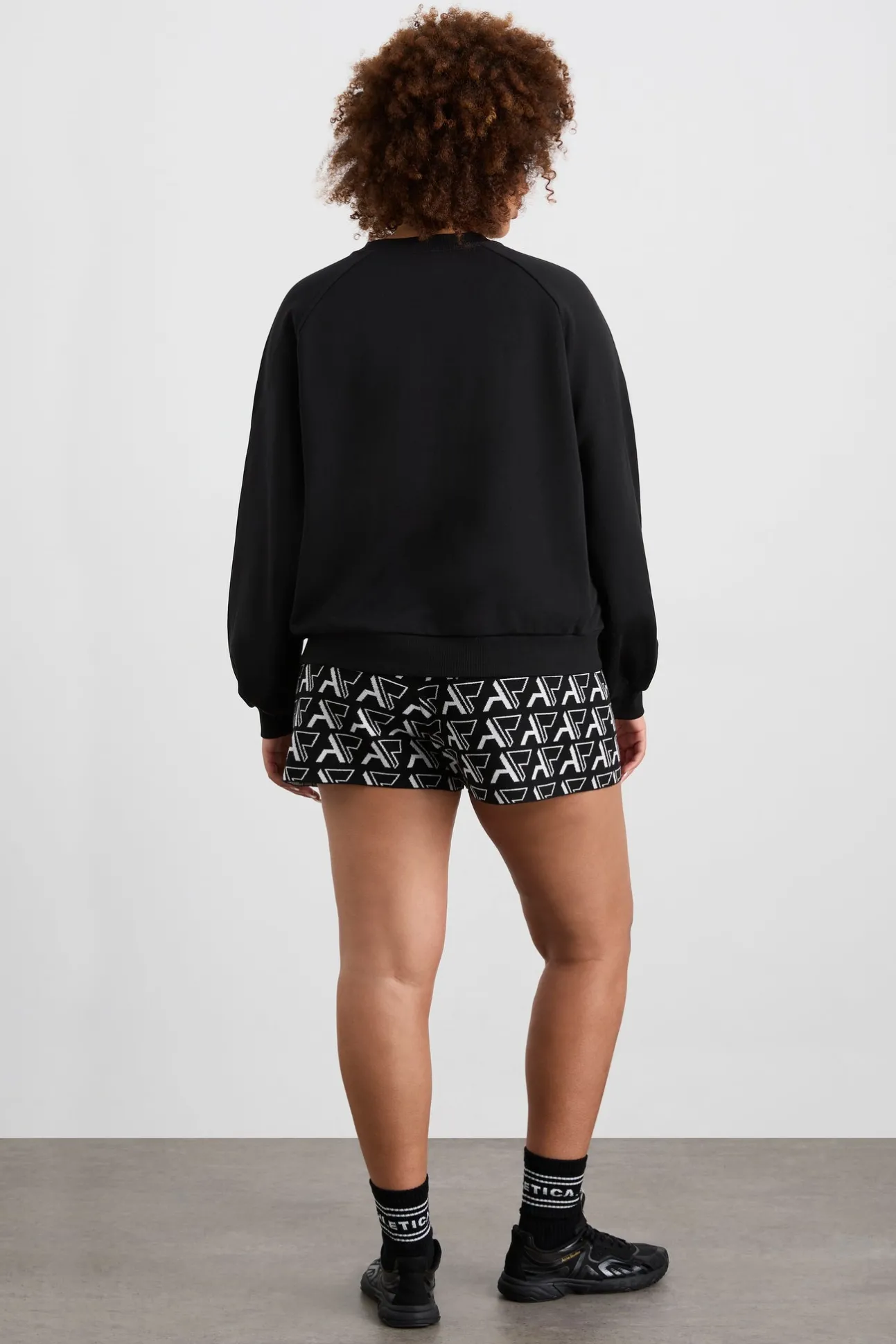 crew_neck_raglan_jumper__12.webp Crew Neck Raglan Jumper 436