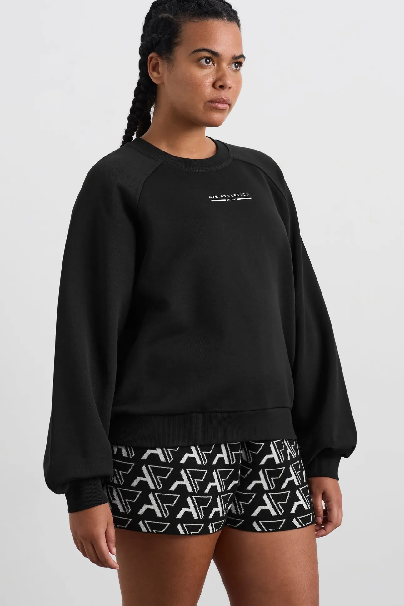 crew_neck_raglan_jumper__5.webp Crew Neck Raglan Jumper 436