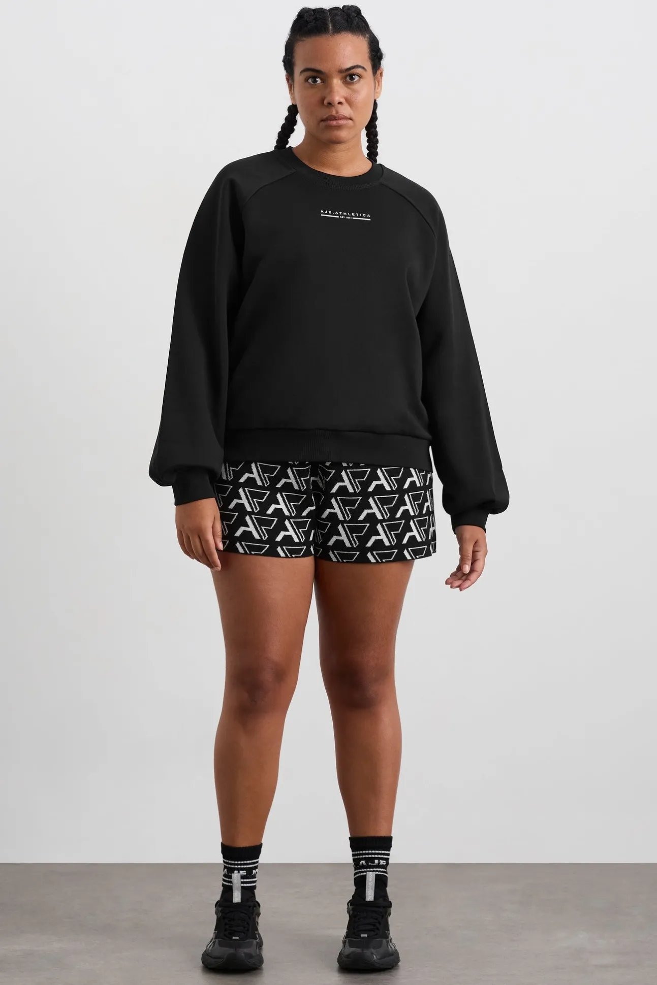 crew_neck_raglan_jumper__6.webp Crew Neck Raglan Jumper 436