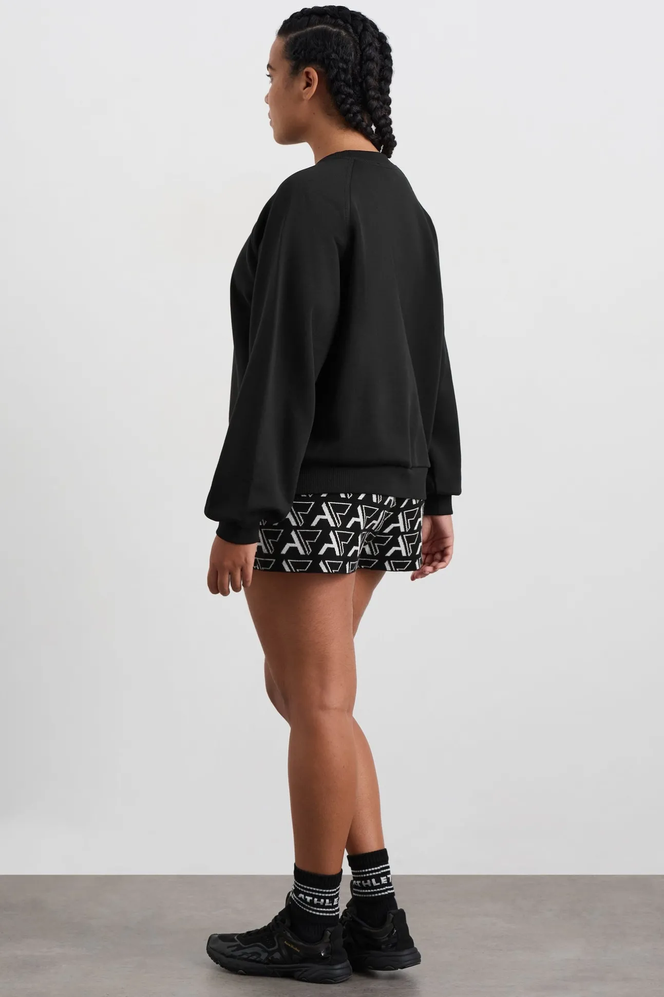 crew_neck_raglan_jumper__8.webp Crew Neck Raglan Jumper 436