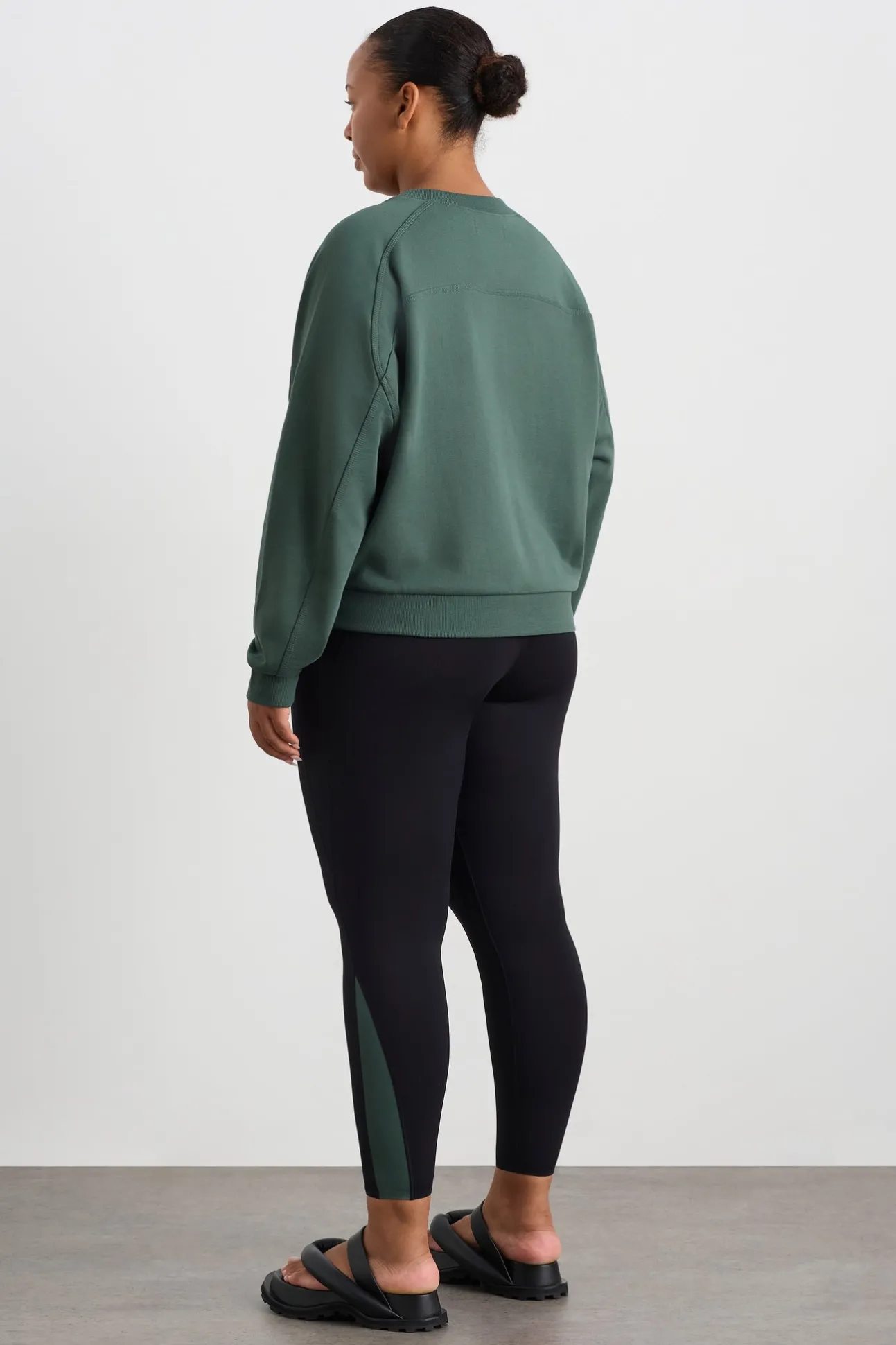 crew_neck_sweater__14.webp Crew Neck Sweater 401