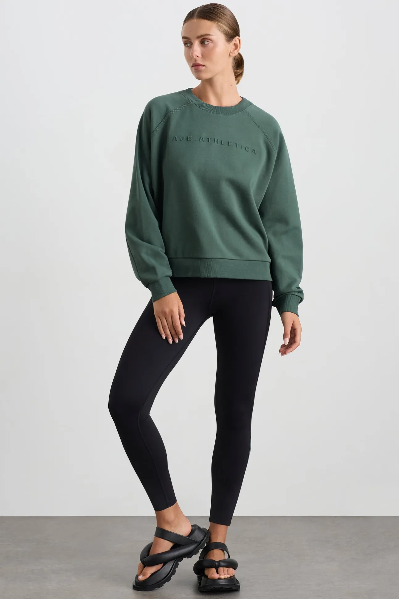 crew_neck_sweater__2.webp Crew Neck Sweater 401