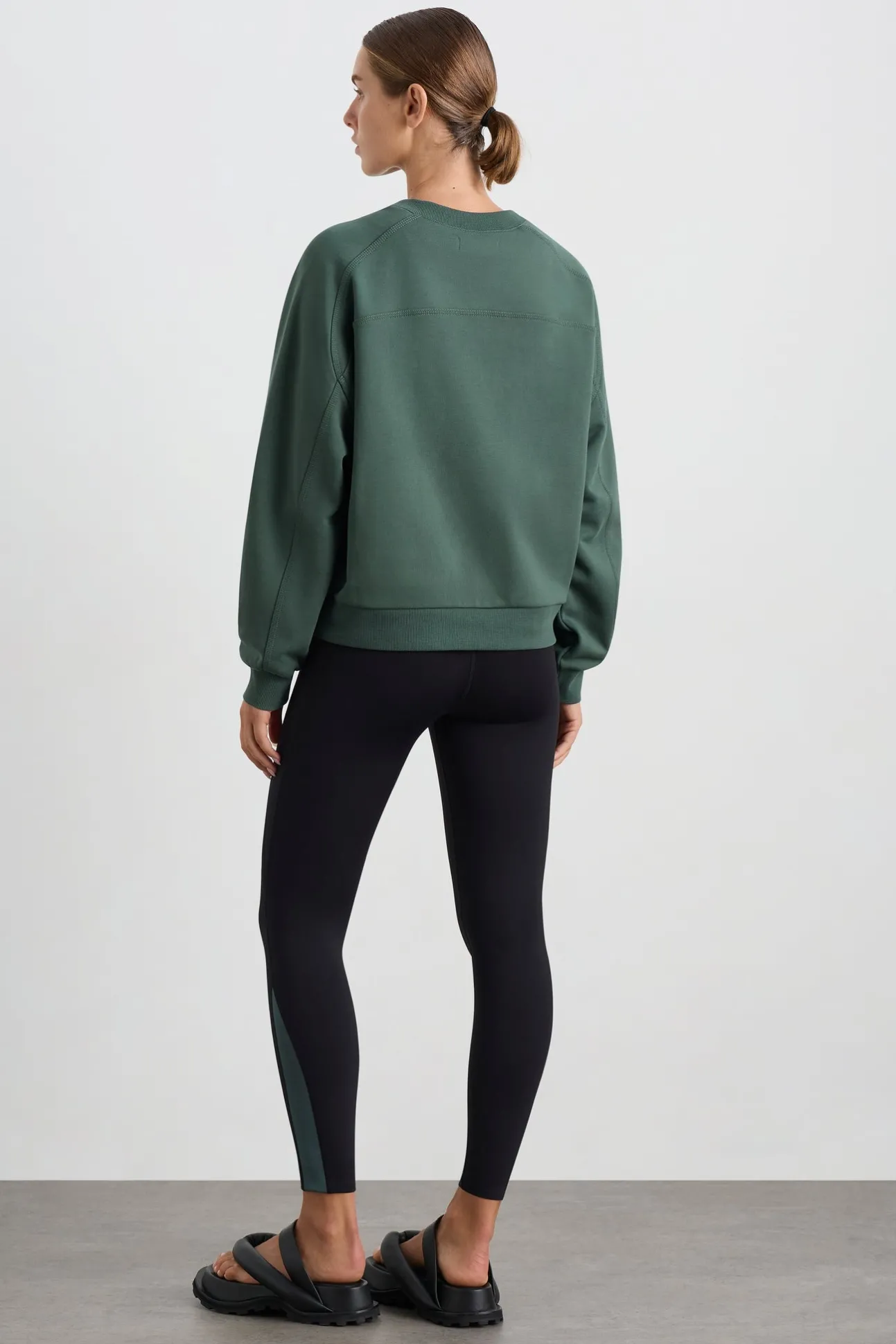 crew_neck_sweater__5.webp Crew Neck Sweater 401