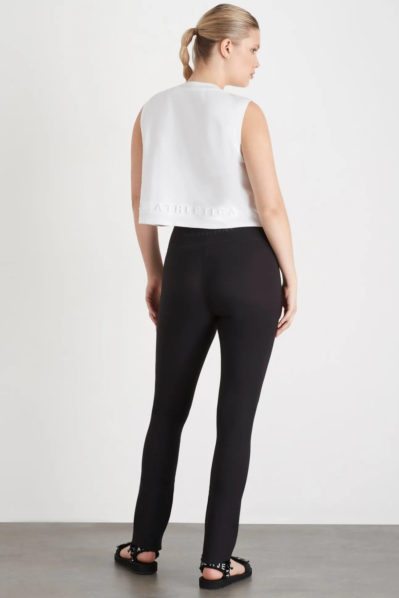 cropped_embossed_signatur_8-3.webp Cropped Embossed Signature Logo Tank 106