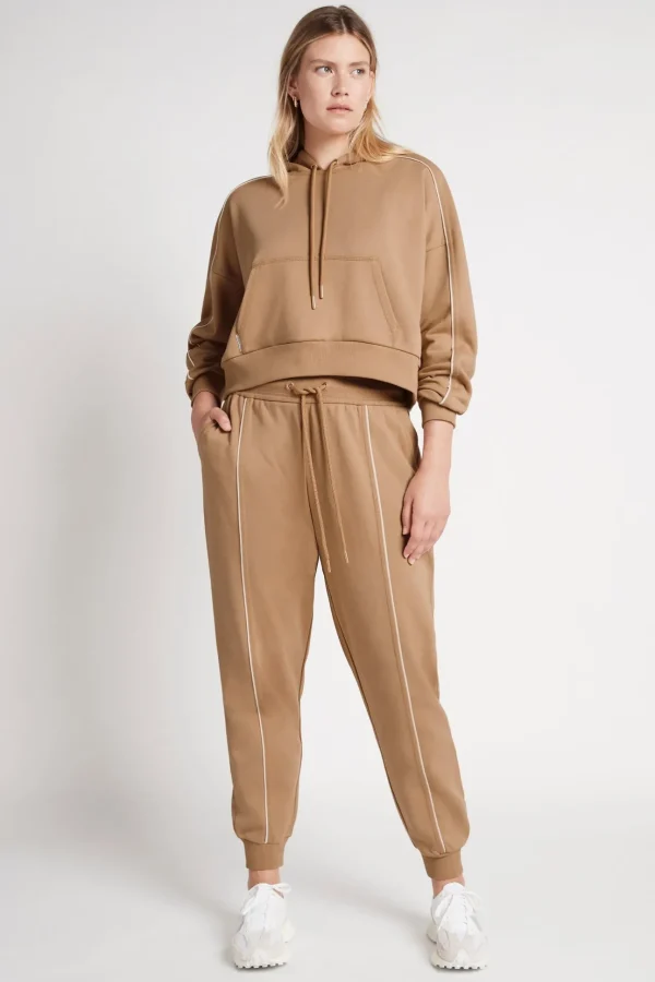 Cropped Essential Contrast Piping Hoodie 405
