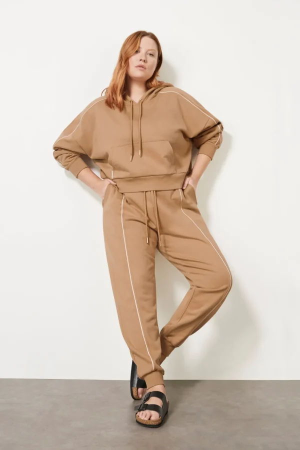 Cropped Essential Contrast Piping Hoodie 405