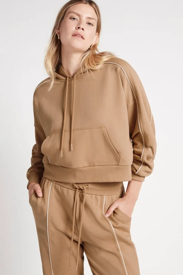 Cropped Essential Contrast Piping Hoodie 405