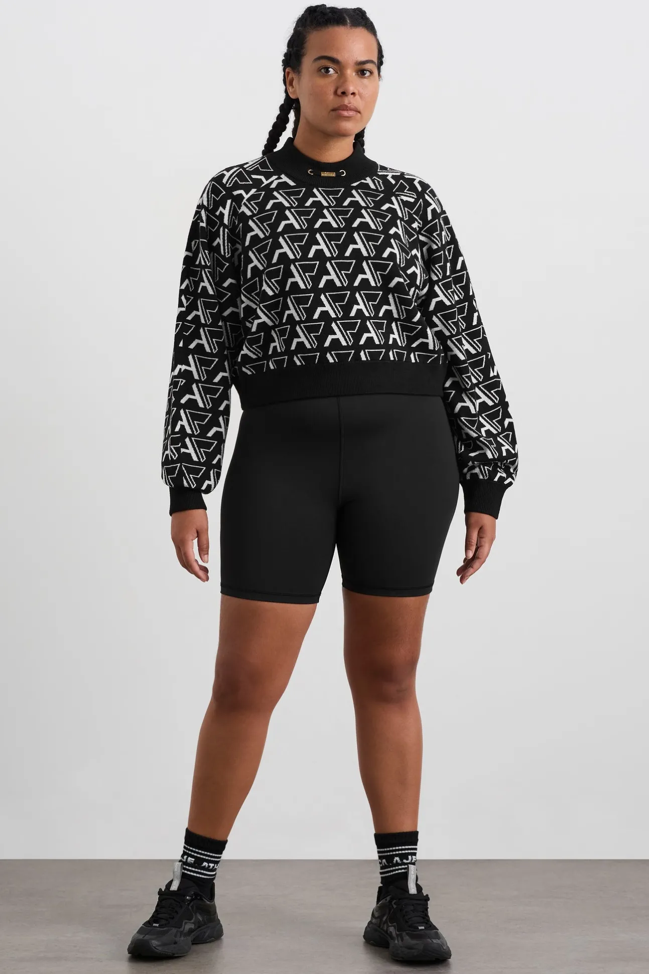 cropped_monogram_sweater__7.webp Cropped Monogram Sweater 408