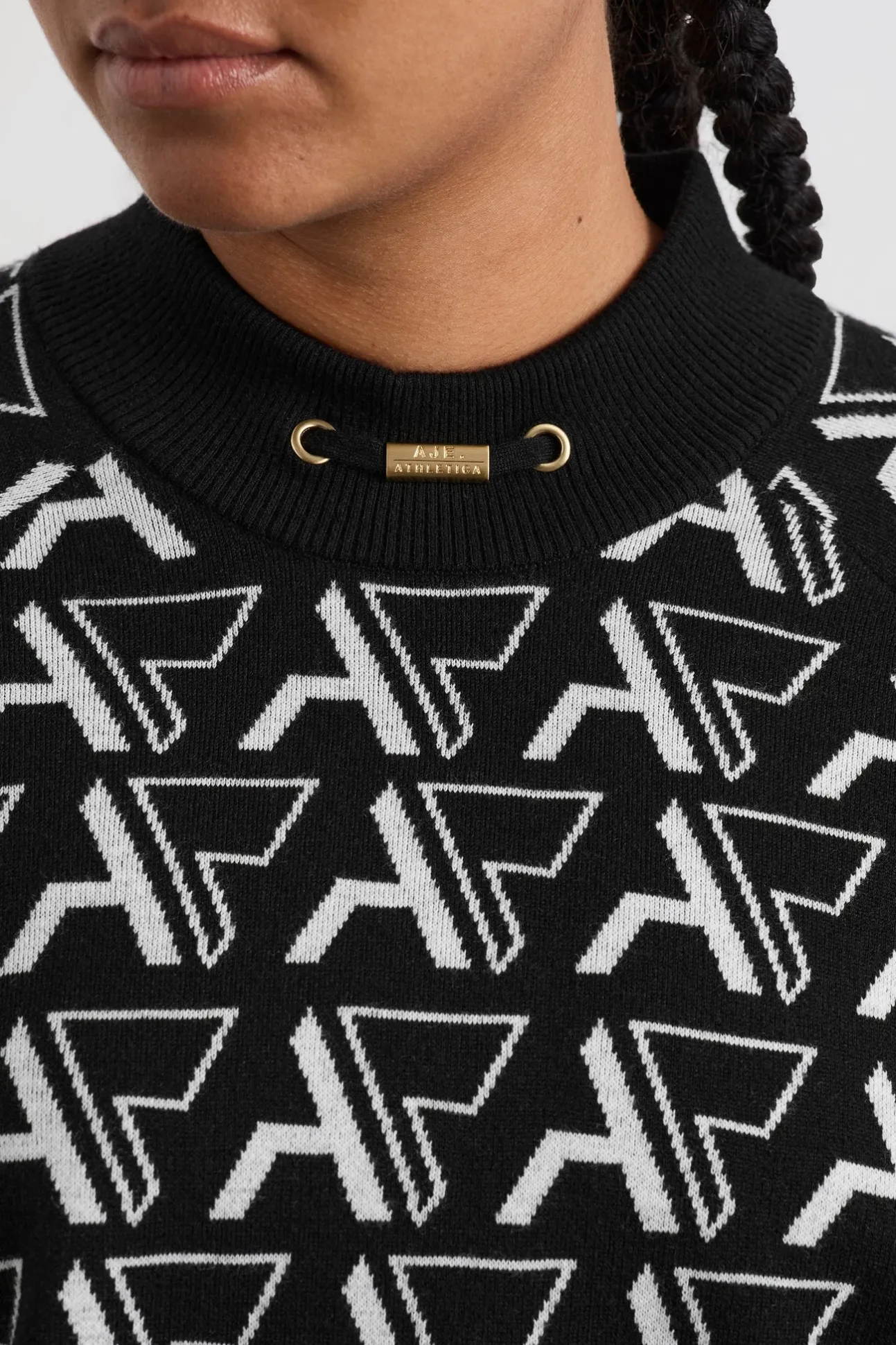 cropped_monogram_sweater__8.webp Cropped Monogram Sweater 408