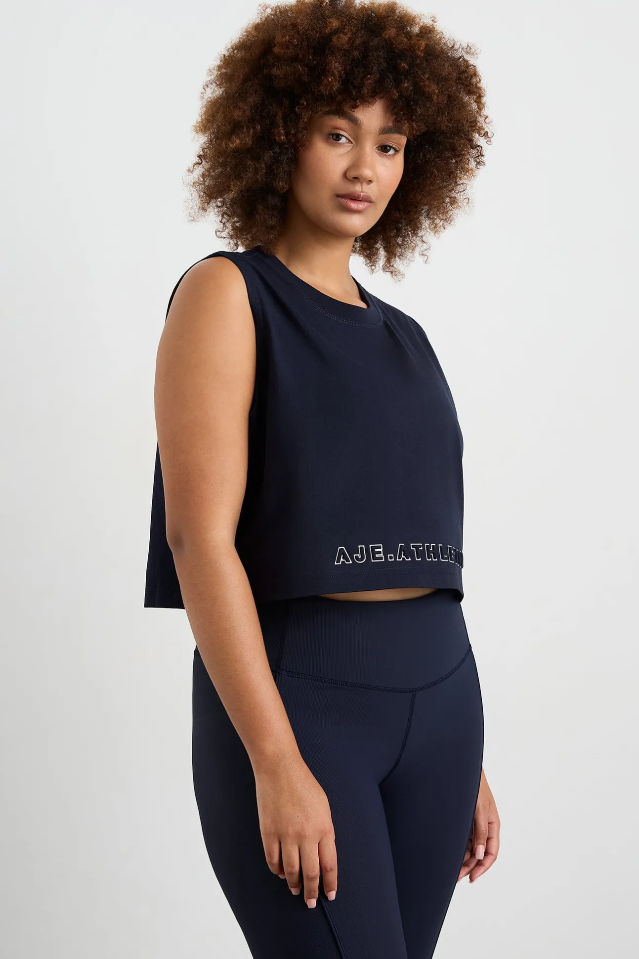 cropped_tank__10.webp Cropped Tank 106