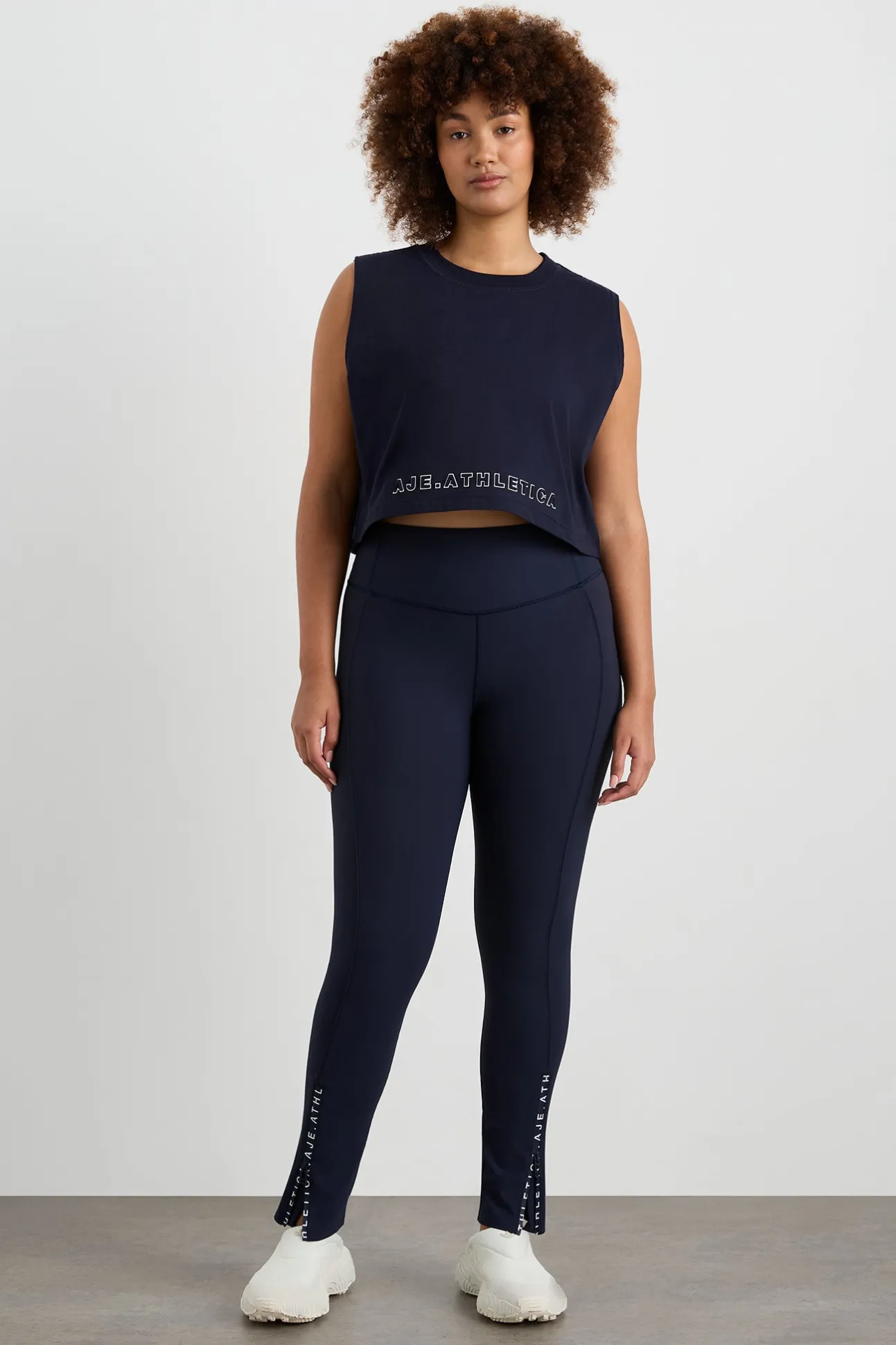 cropped_tank__11.webp Cropped Tank 106