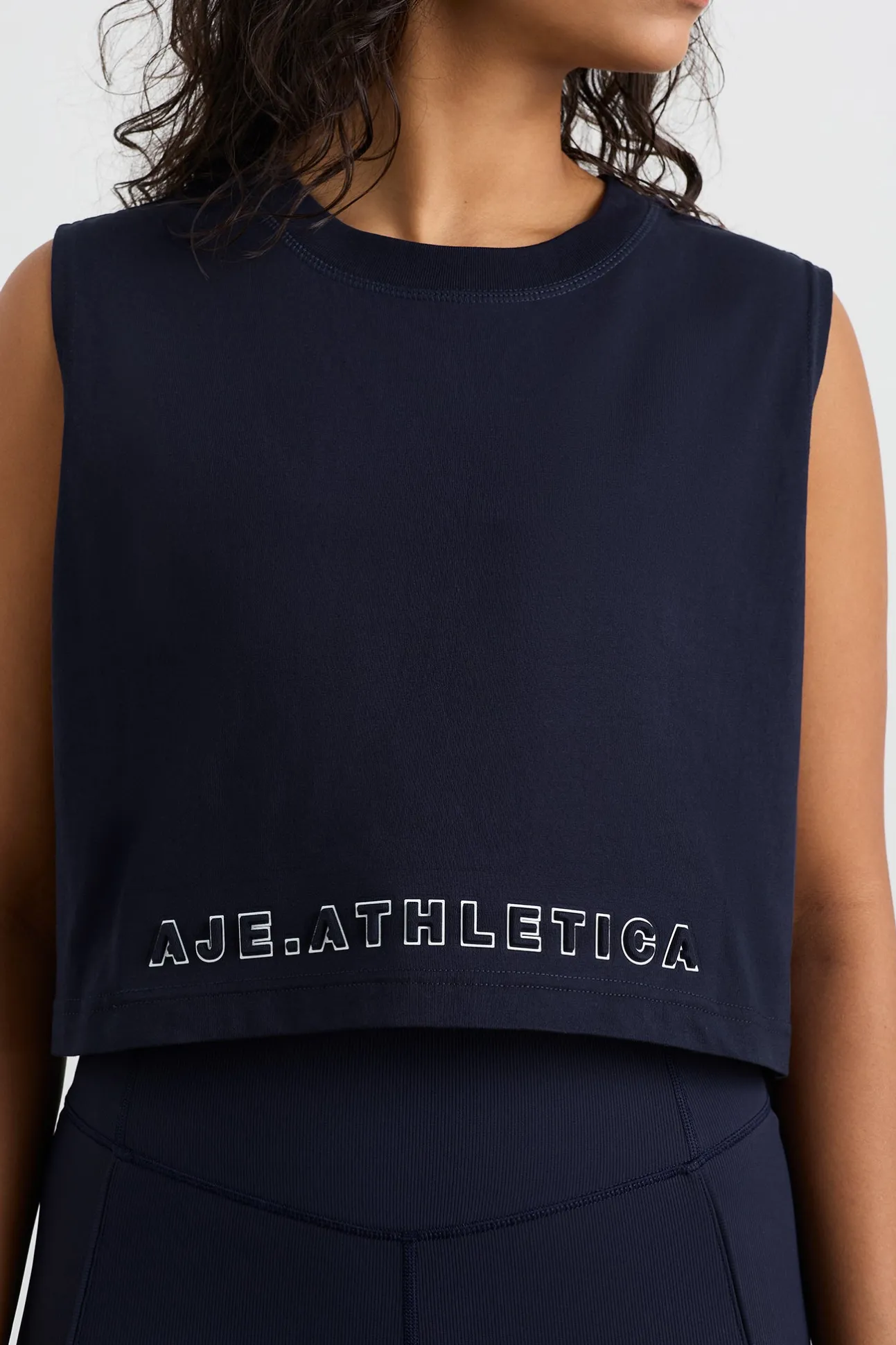 cropped_tank__8.webp Cropped Tank 106