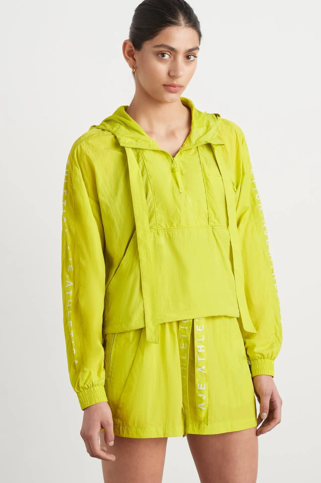 cropped_windbreaker_jacke_0.webp Cropped Windbreaker Jacket 702