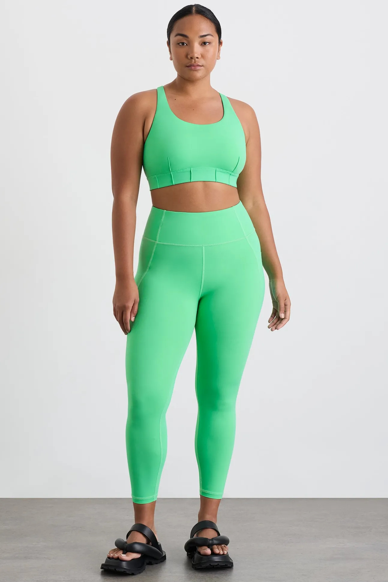 crossback_sports_bra__9-1.webp Crossback Sports Bra 343