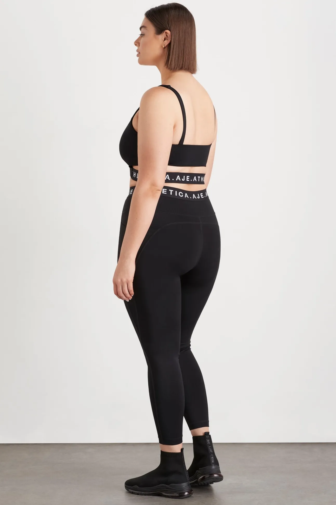 cut_out_elastic_sports_br_15.webp Cut Out Elastic Sports Bra 337