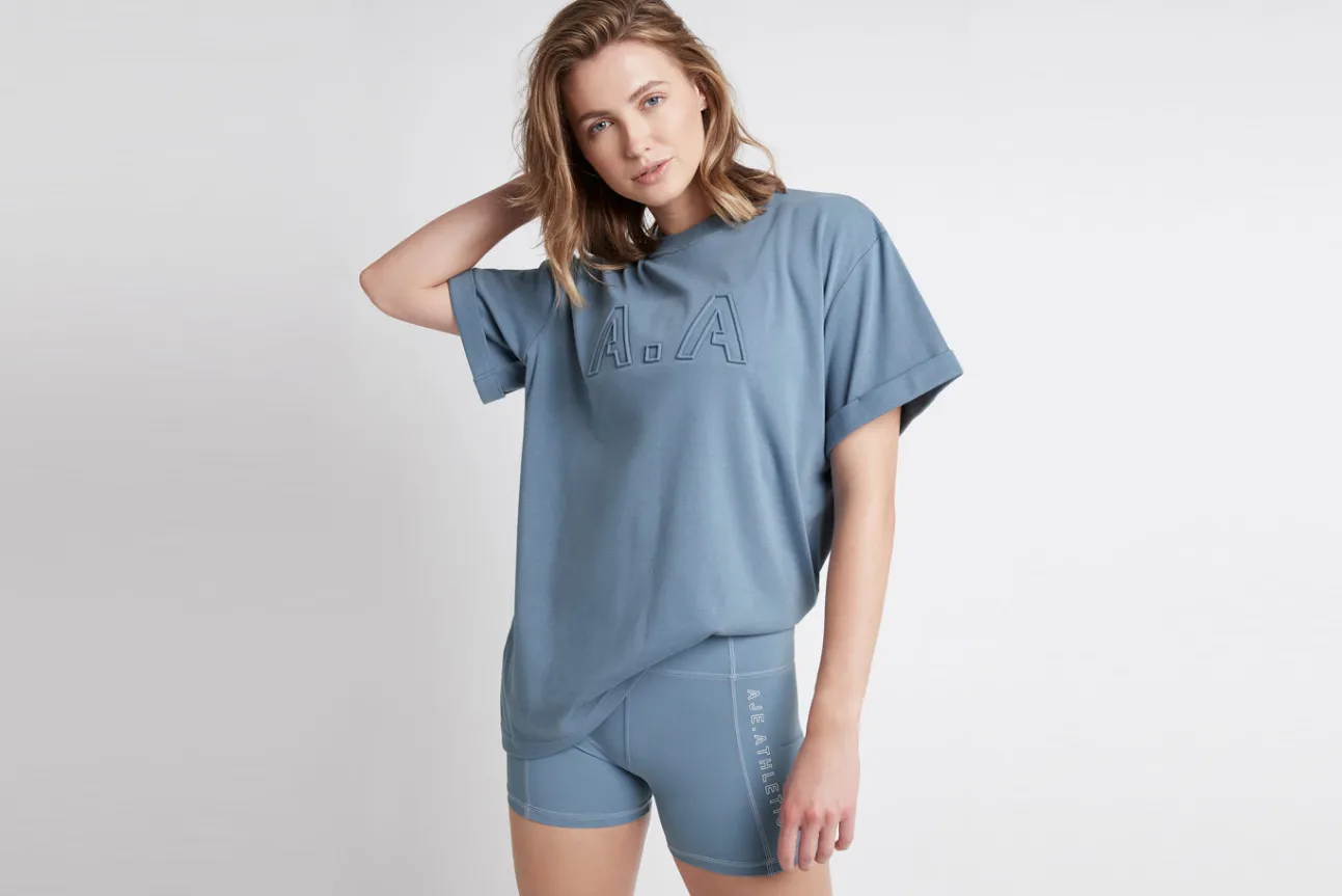 embossed_classic_logo_tsh_16.webp Embossed Classic Logo T-Shirt 103