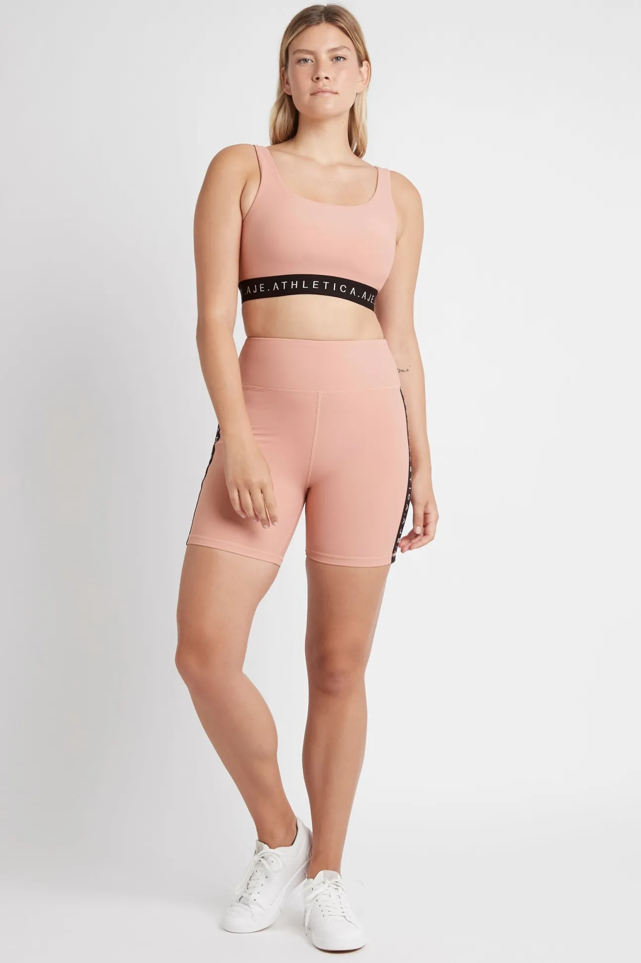 essential_mid_length_bike_10.webp Essential Mid Length Bike Shorts 601