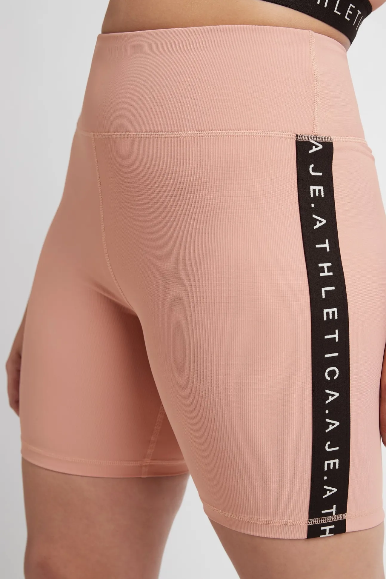 essential_mid_length_bike_13.webp Essential Mid Length Bike Shorts 601