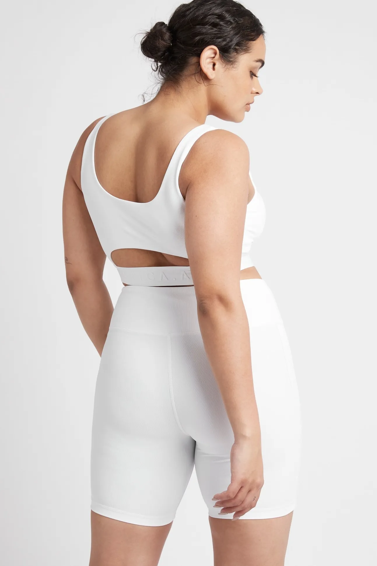 essential_mid_length_bike_14-3.webp Essential Mid Length Bike Shorts 601