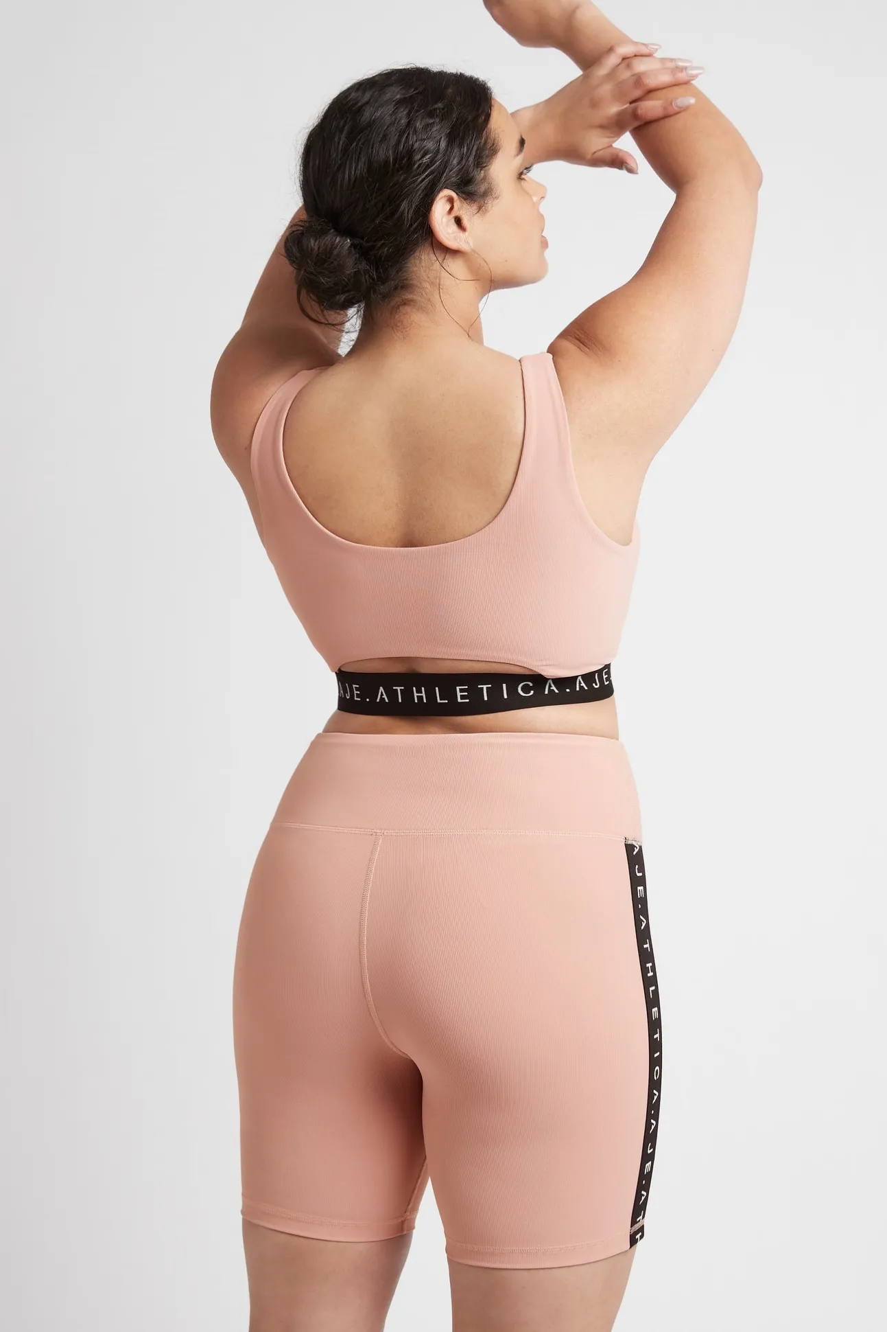 essential_mid_length_bike_14.webp Essential Mid Length Bike Shorts 601