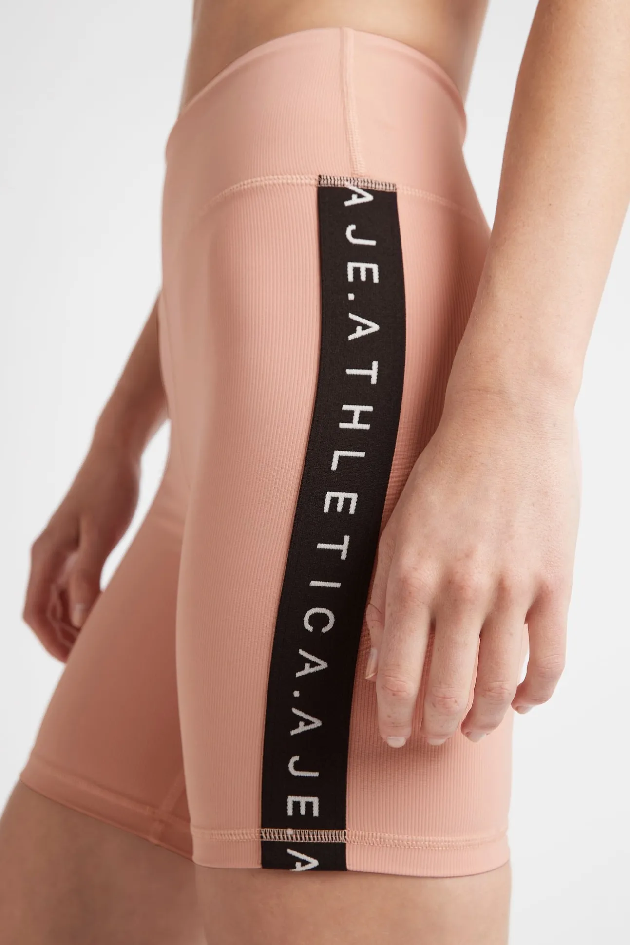 essential_mid_length_bike_3.webp Essential Mid Length Bike Shorts 601